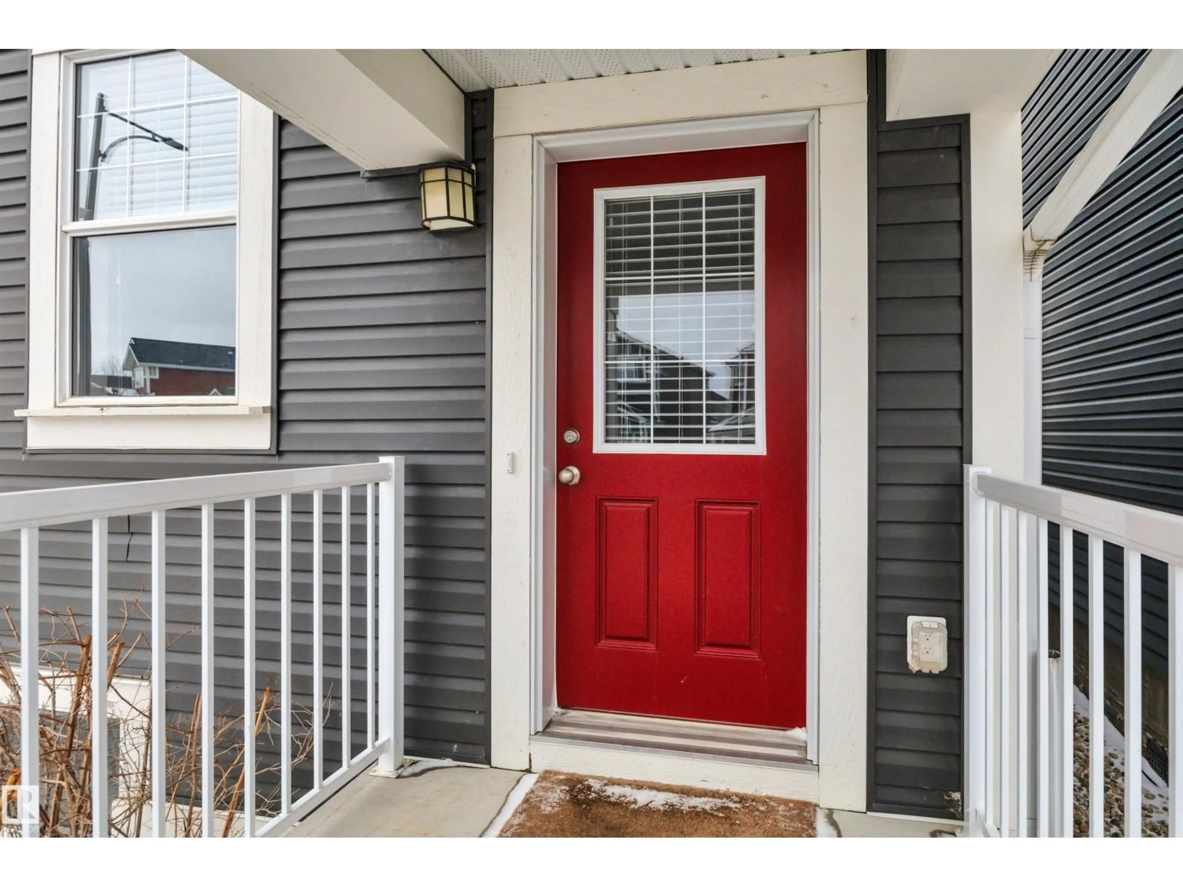 Indoor entryway for 419 SIMPKINS LI, Leduc Alberta T9E1B8