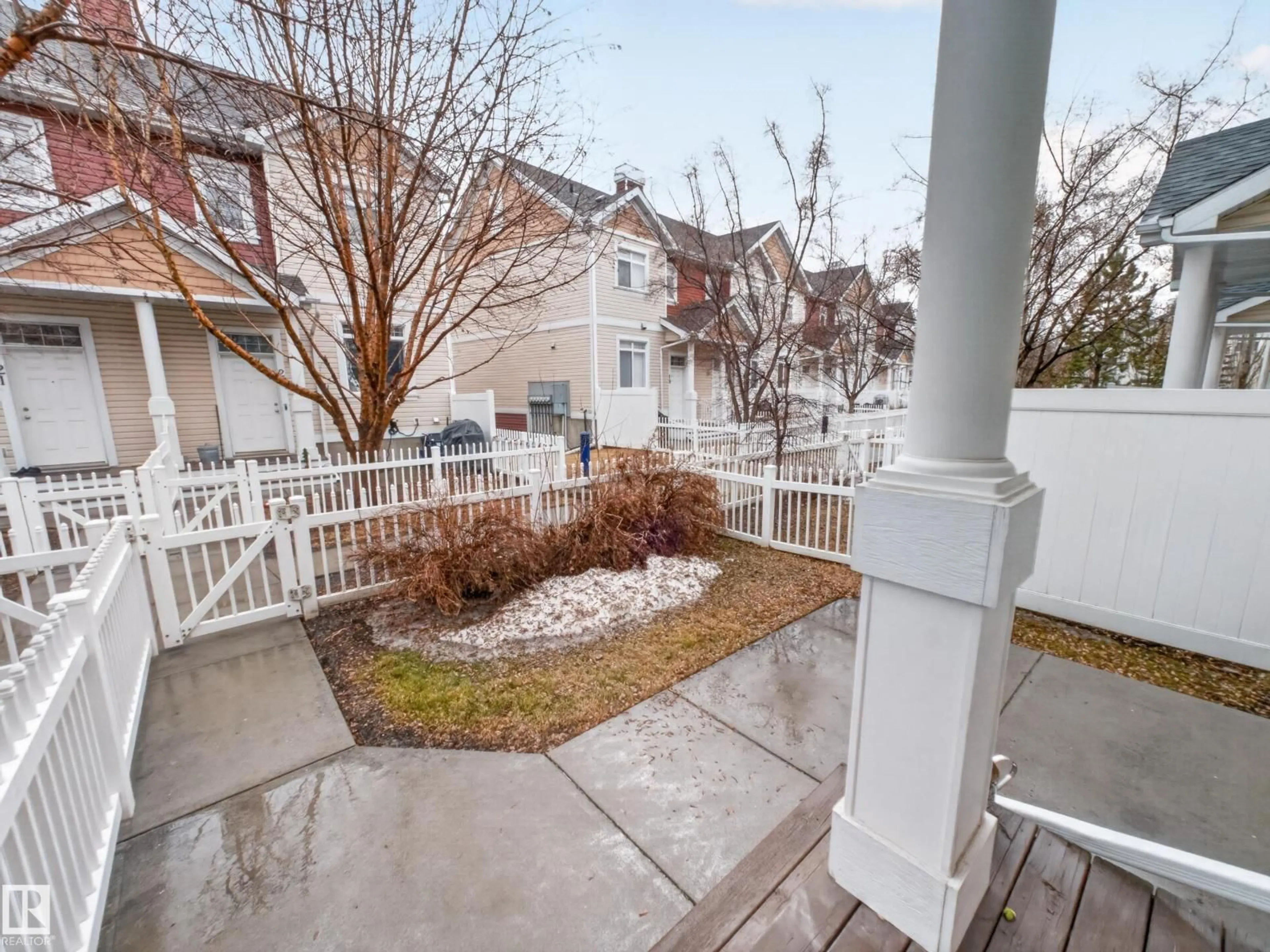 Patio, street for #31 - 1804 70 ST, Edmonton Alberta T6X0H4