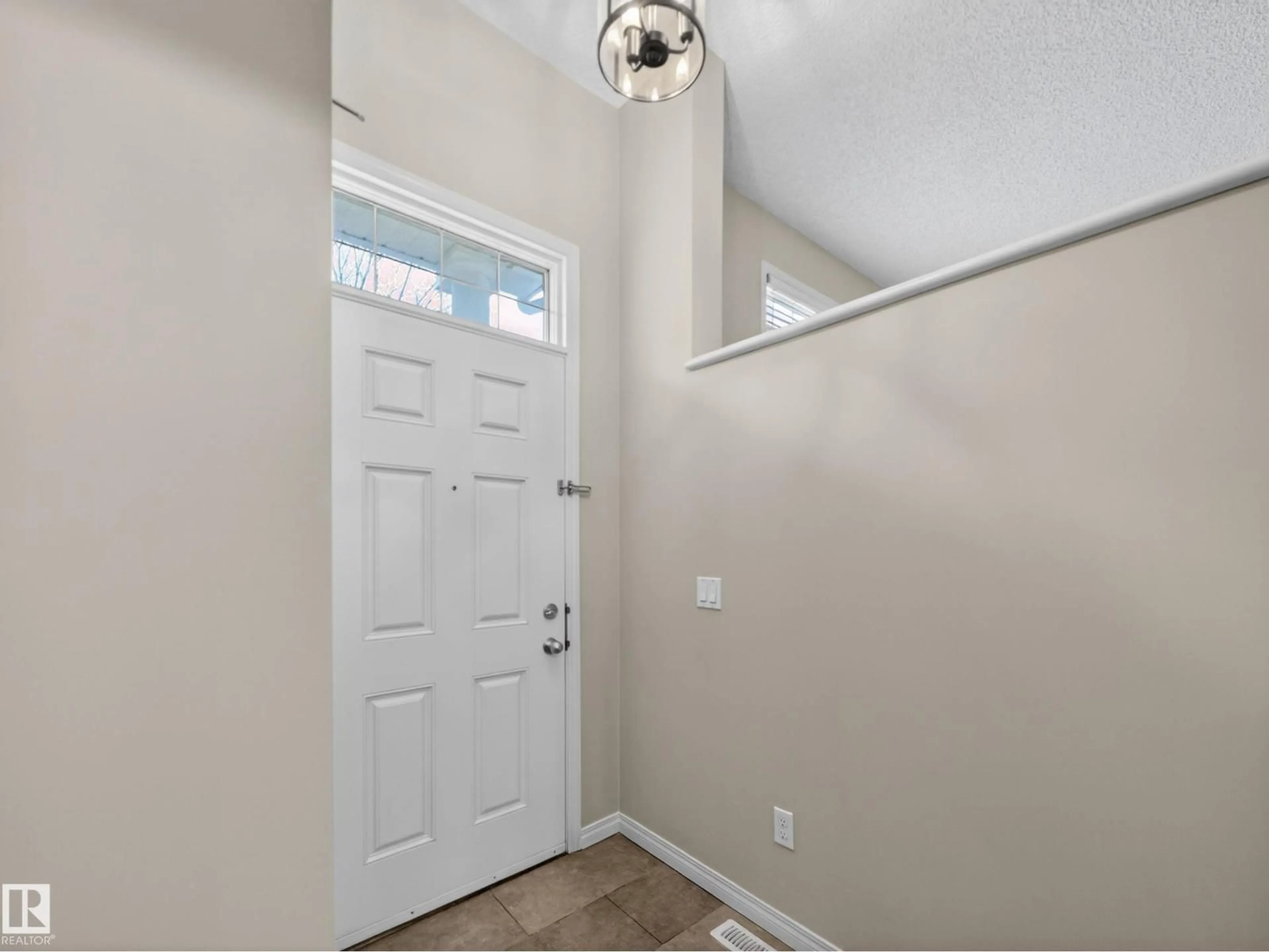 Indoor entryway for #31 - 1804 70 ST, Edmonton Alberta T6X0H4