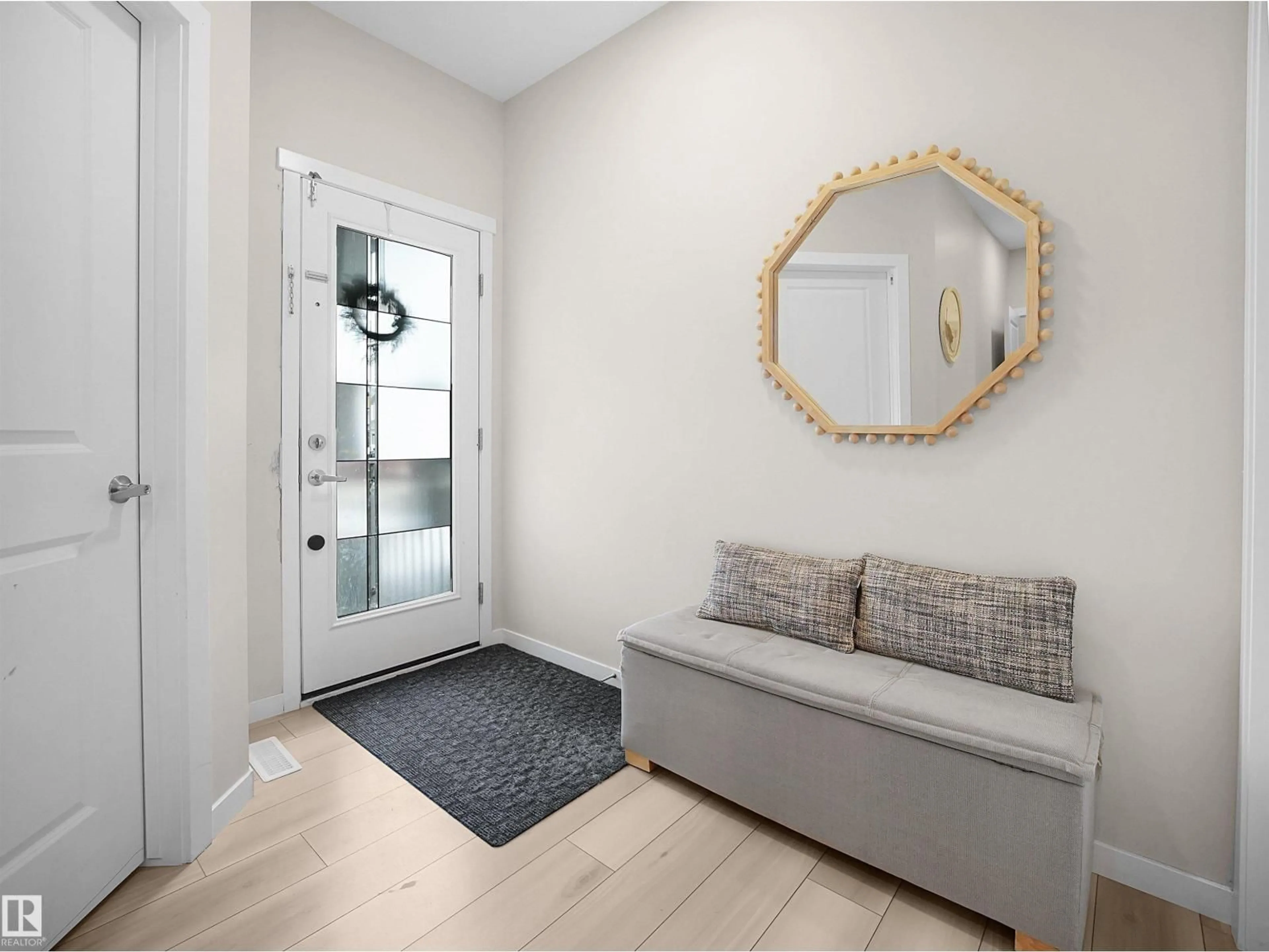 Indoor entryway for 2412 206 STREET, Edmonton Alberta T6M1N6