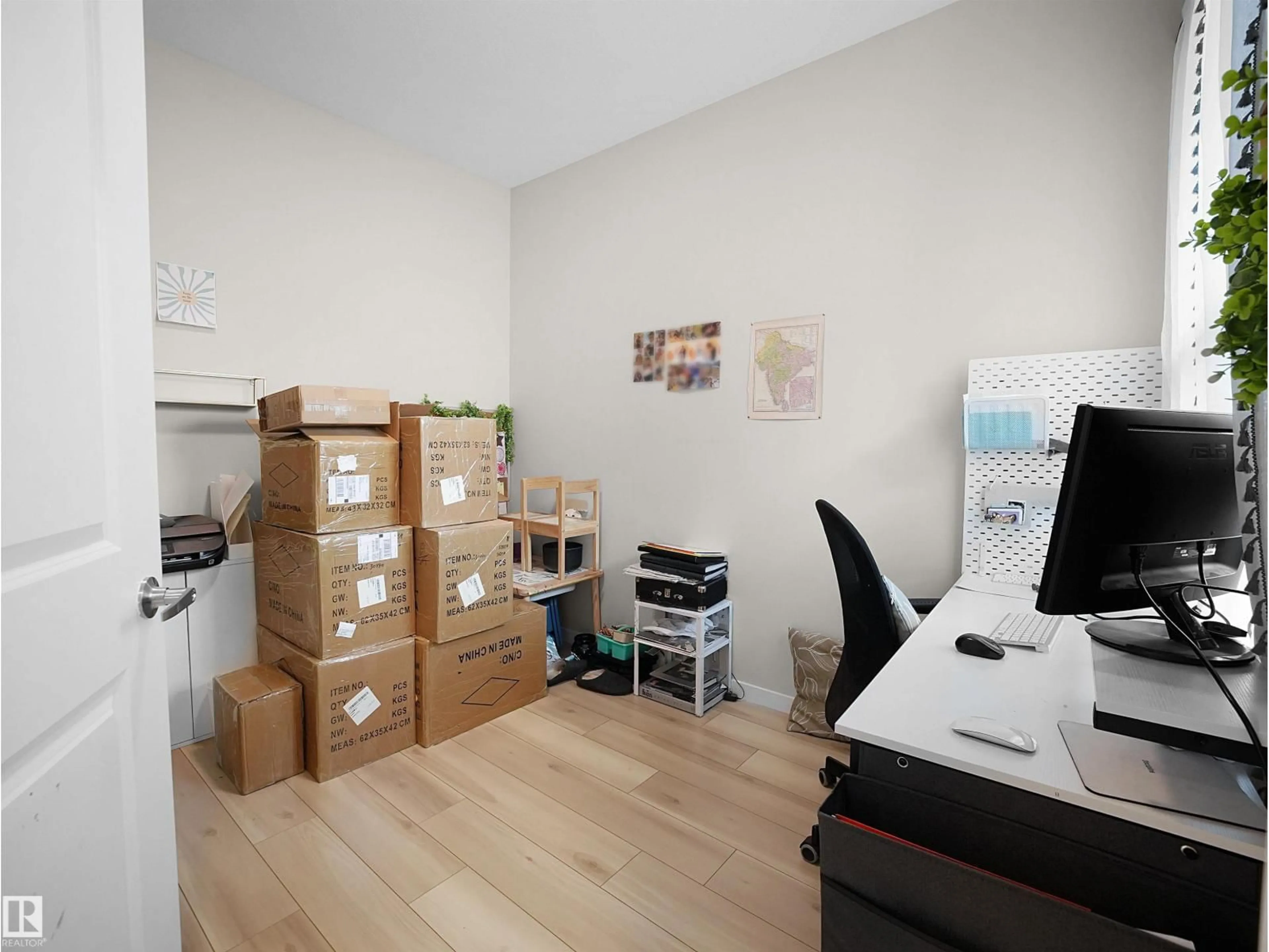 A pic of a room for 2412 206 STREET, Edmonton Alberta T6M1N6