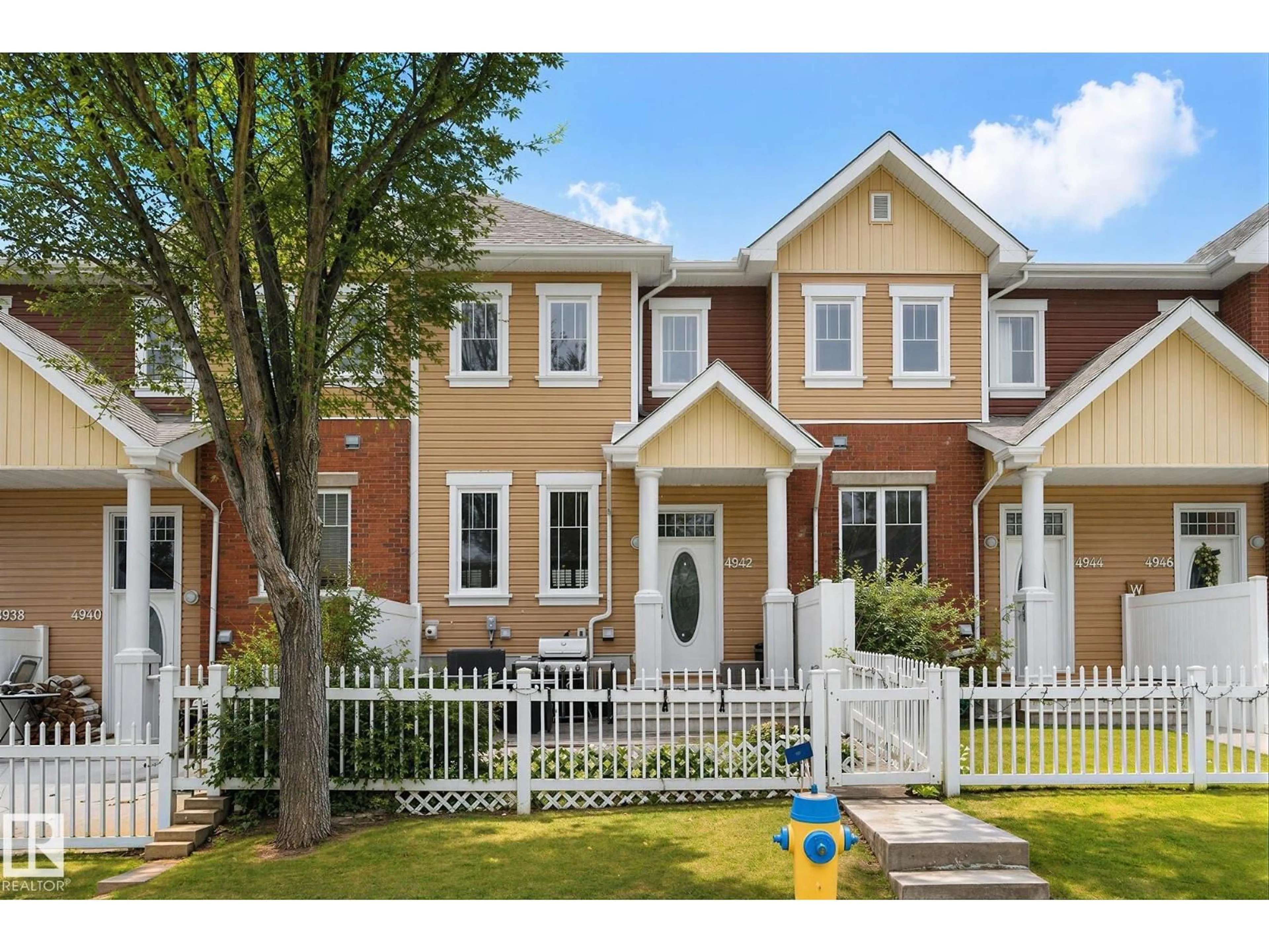 Home with brick exterior material, street for 4942 TERWILLEGAR CM, Edmonton Alberta T6R0S3