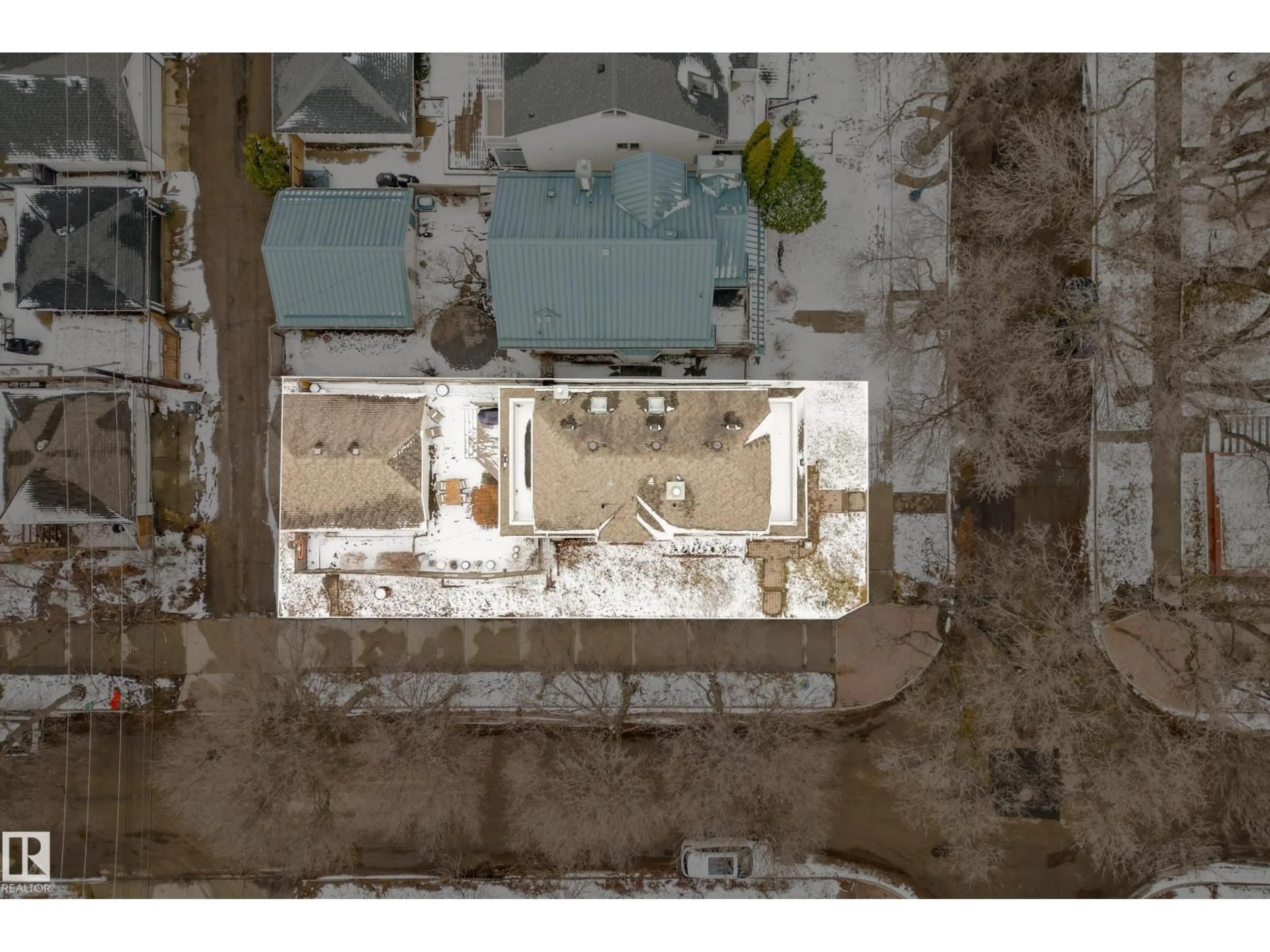A pic from outside/outdoor area/front of a property/back of a property/a pic from drone, street for 9604 100A ST NW, Edmonton Alberta T5K0B1
