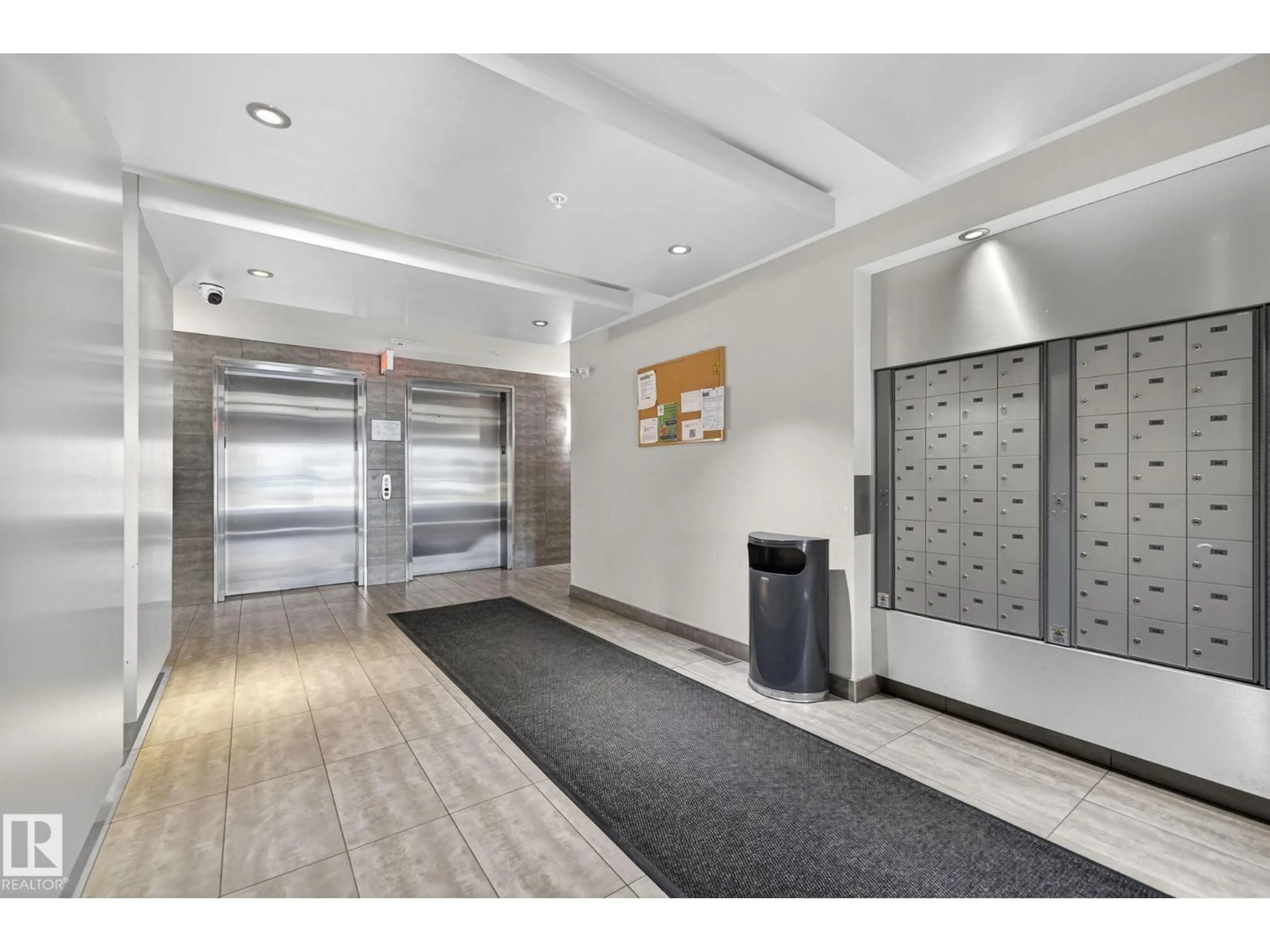 Indoor foyer for 307 - 3719 WHITELAW LN, Edmonton Alberta T6W2C3