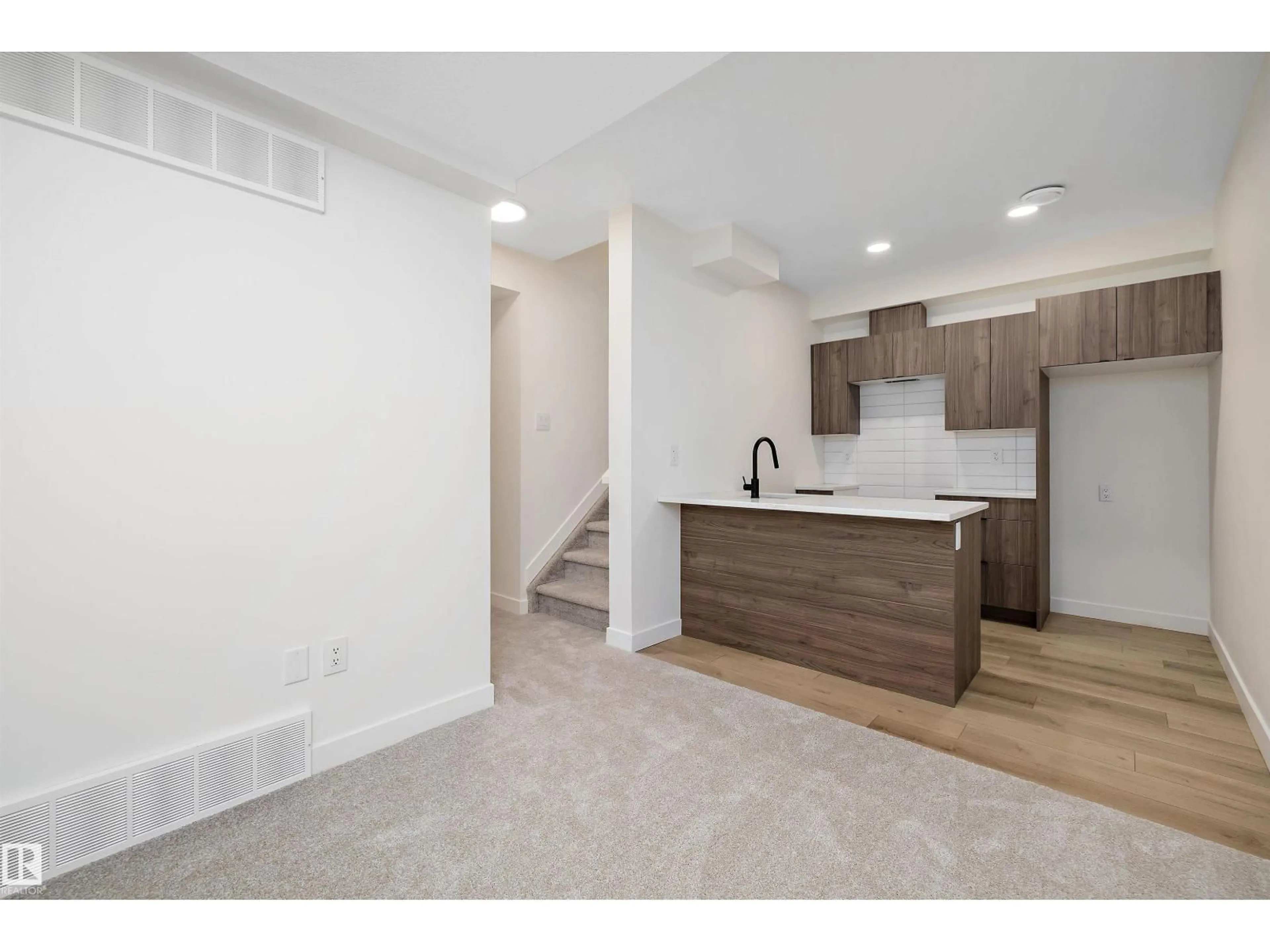 Unknown for NW - 11918 93 ST, Edmonton Alberta T5G1E5