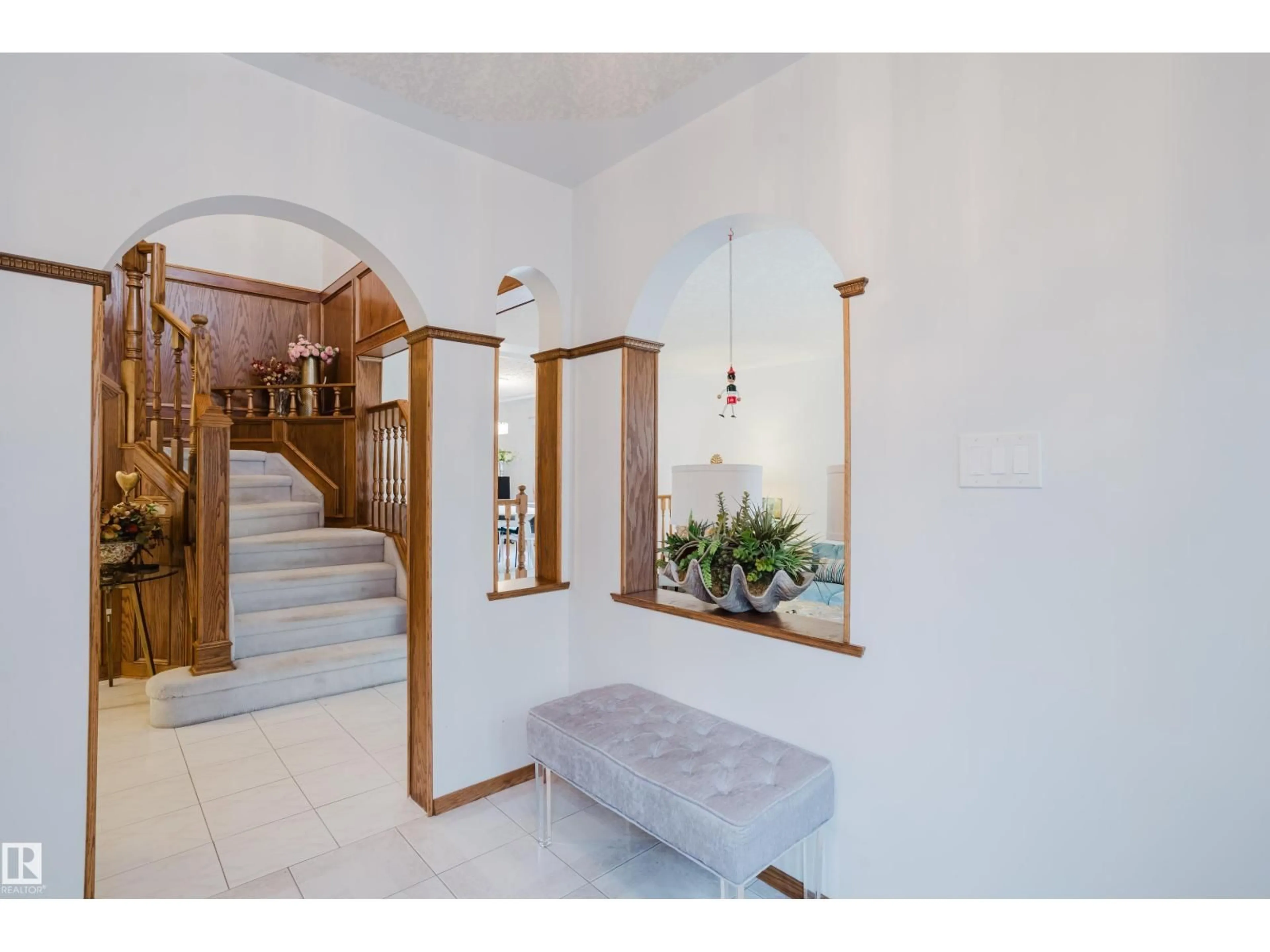 Indoor foyer for 74 23248 TWP ROAD 522, Rural Strathcona County Alberta T8B1H5