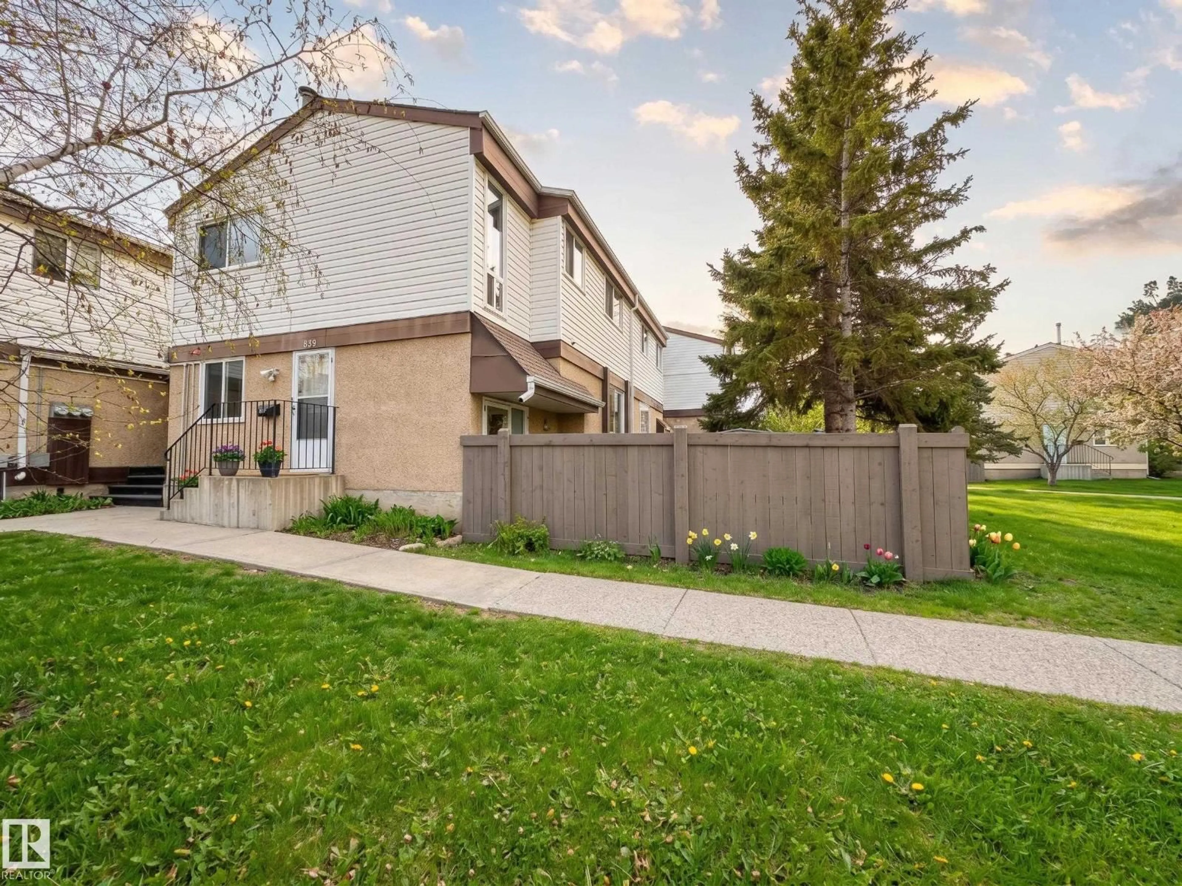 Unknown for 839 ERIN PL, Edmonton Alberta T5T1M6