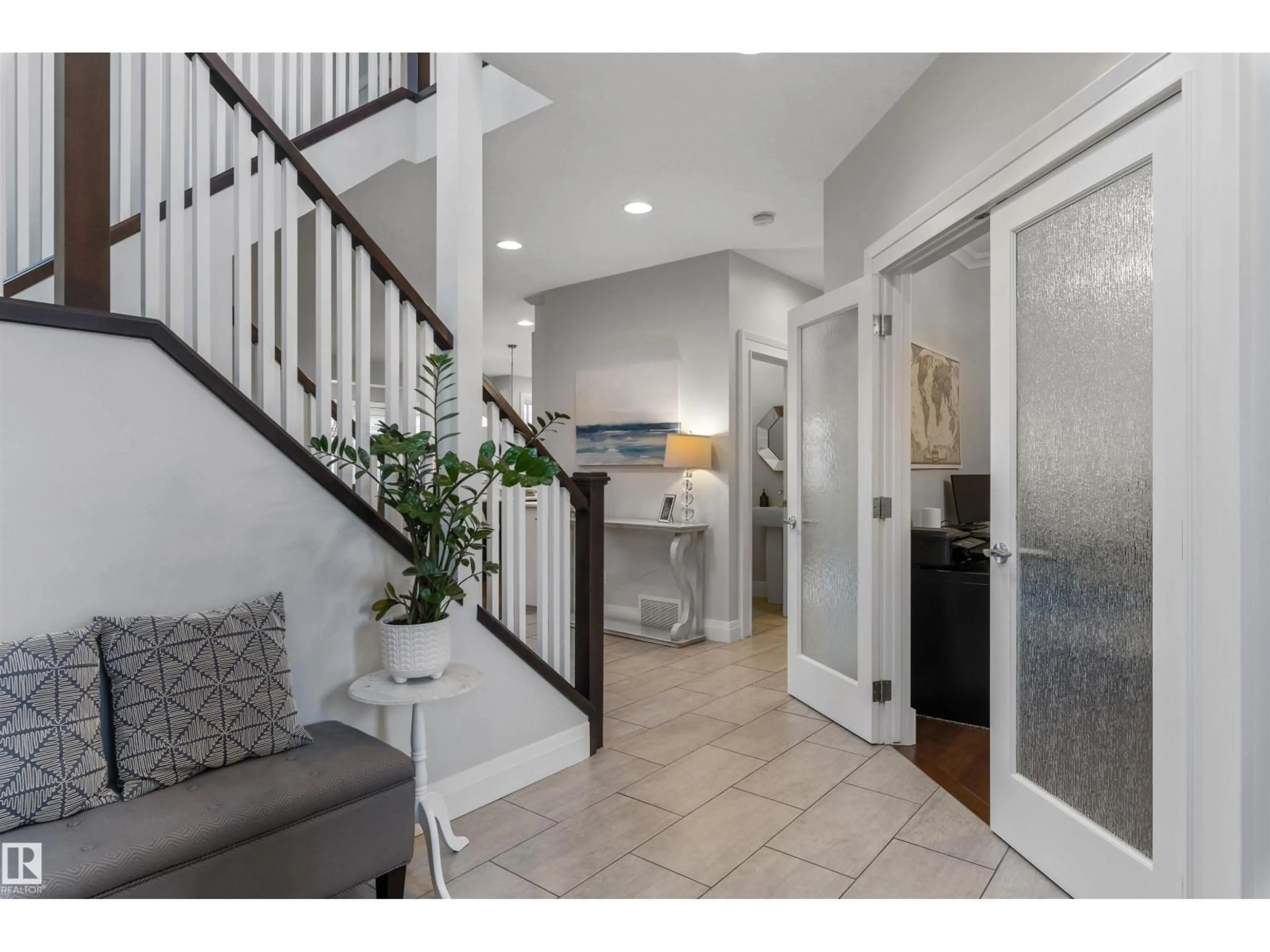 Indoor entryway for LI SW - 1981 AINSLIE LINK, Edmonton Alberta T6W2M1