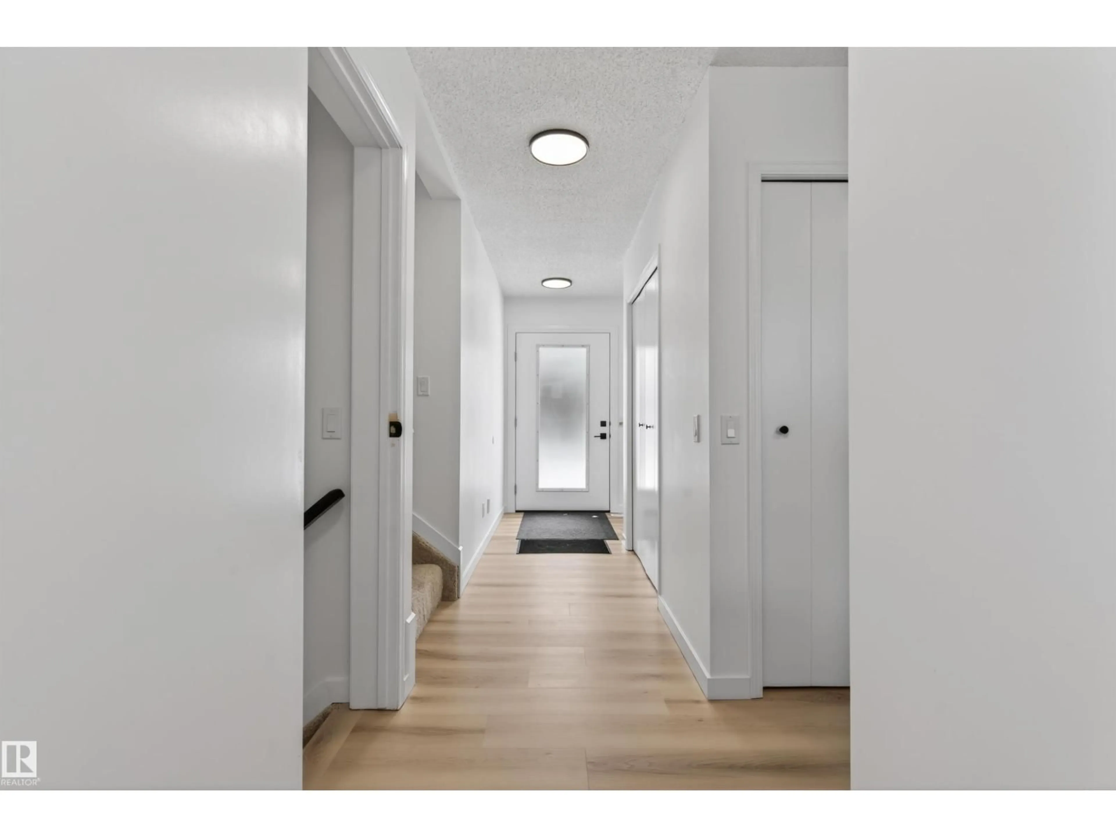 Indoor entryway for 6002 52 AV, Cold Lake Alberta T9M1T4