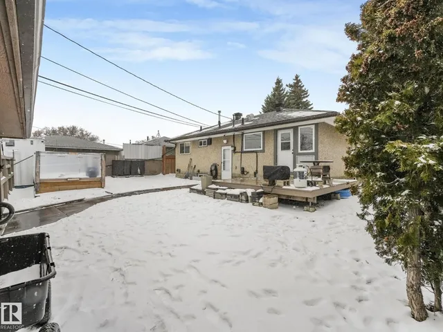 7607 70 AV, Edmonton 5