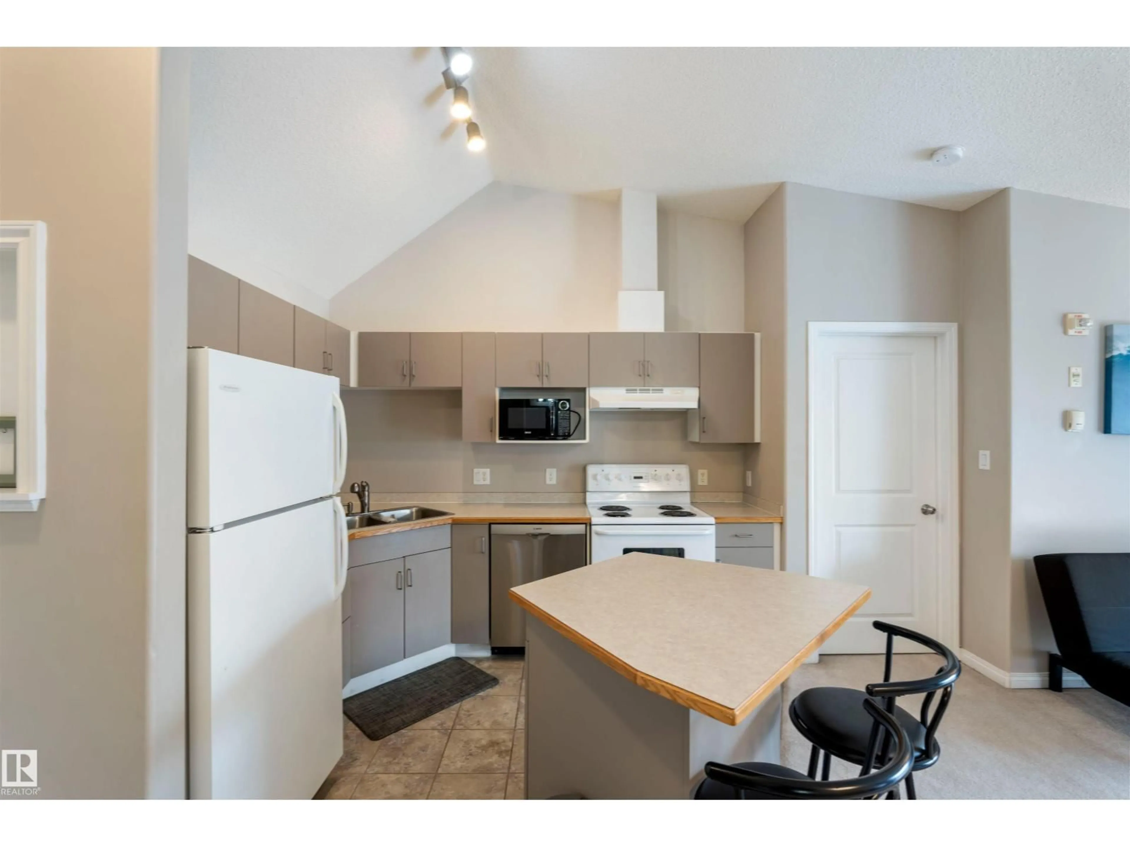 Standard kitchen, unknown for #513 - 11325 83 ST NW, Edmonton Alberta T5B4W5