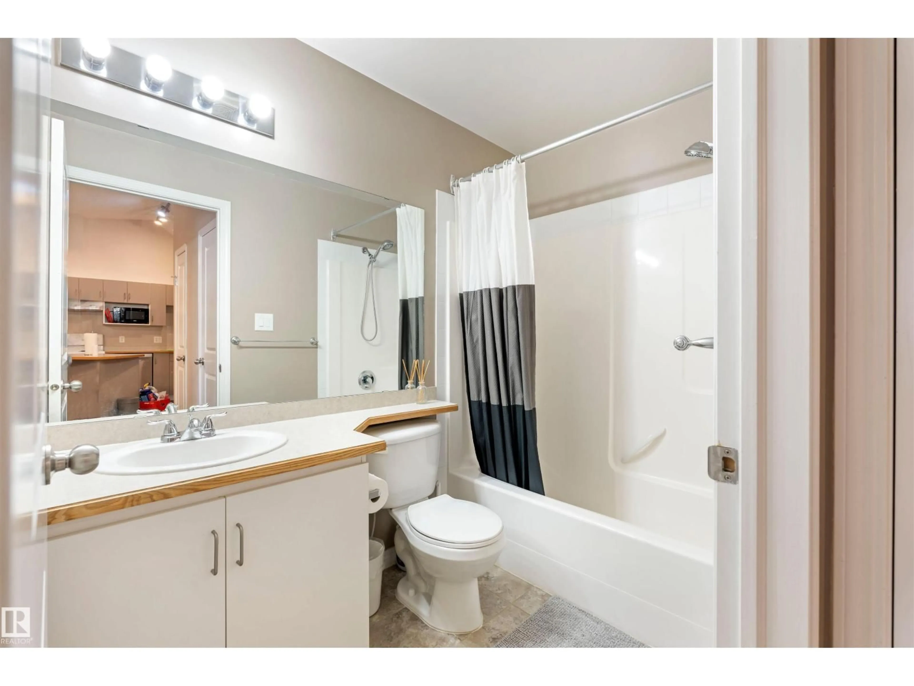 Standard bathroom, unknown for #513 - 11325 83 ST NW, Edmonton Alberta T5B4W5