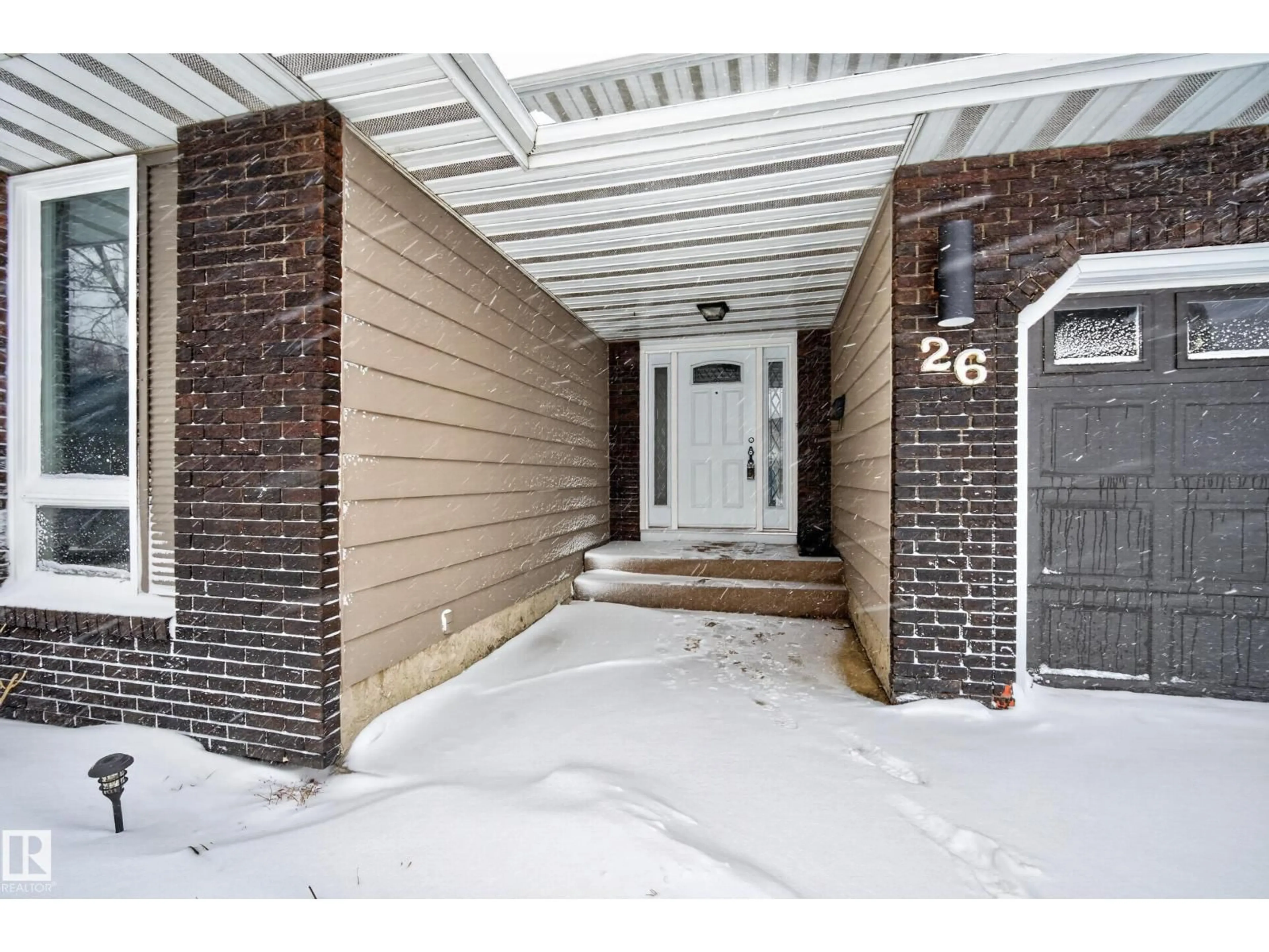 Indoor entryway for 26 MALVERN DRIVE, Sherwood Park Alberta T8A3S2