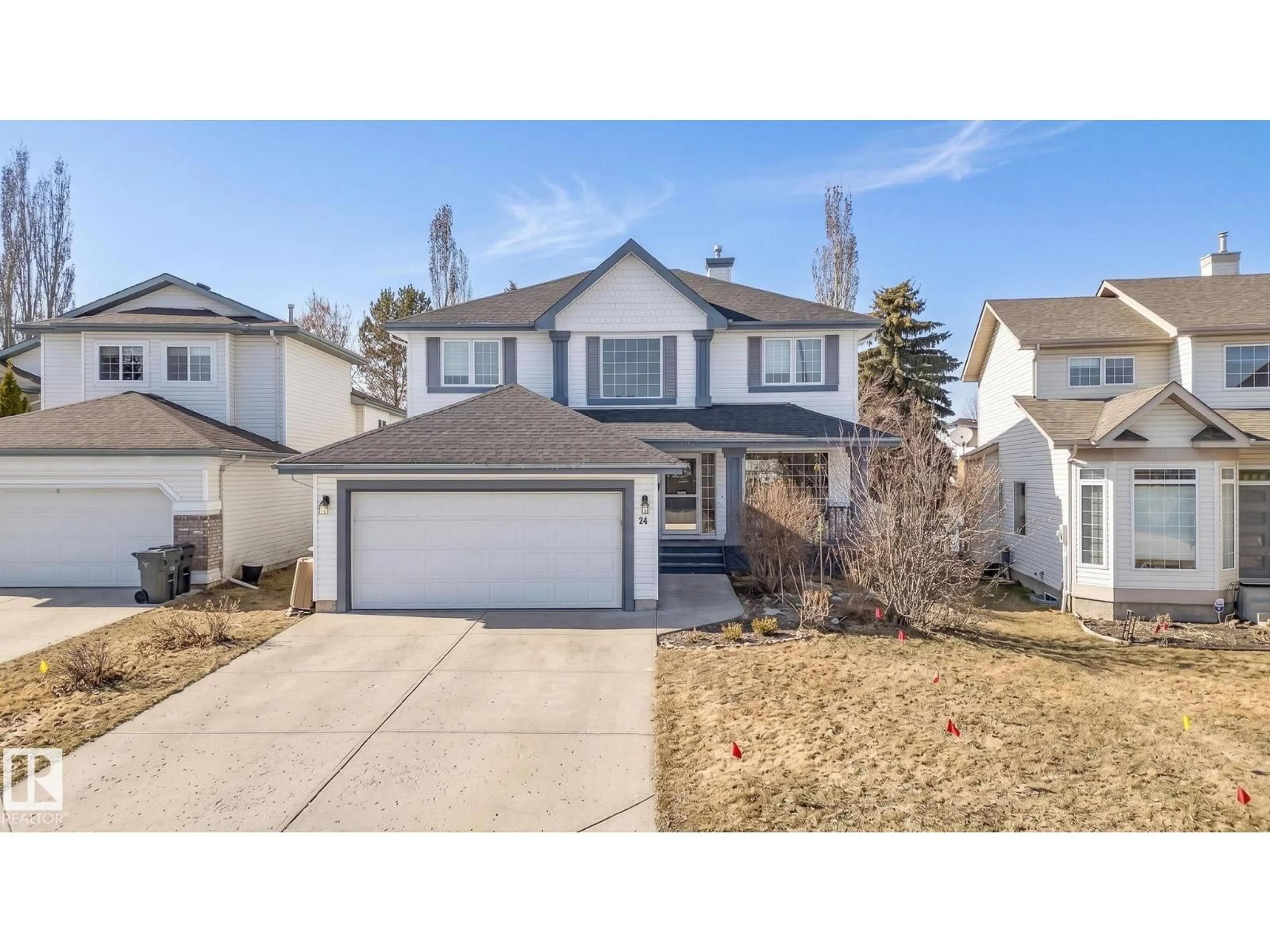Home with vinyl exterior material, street for 24 FORREST PL, Sherwood Park Alberta T8A5Z9
