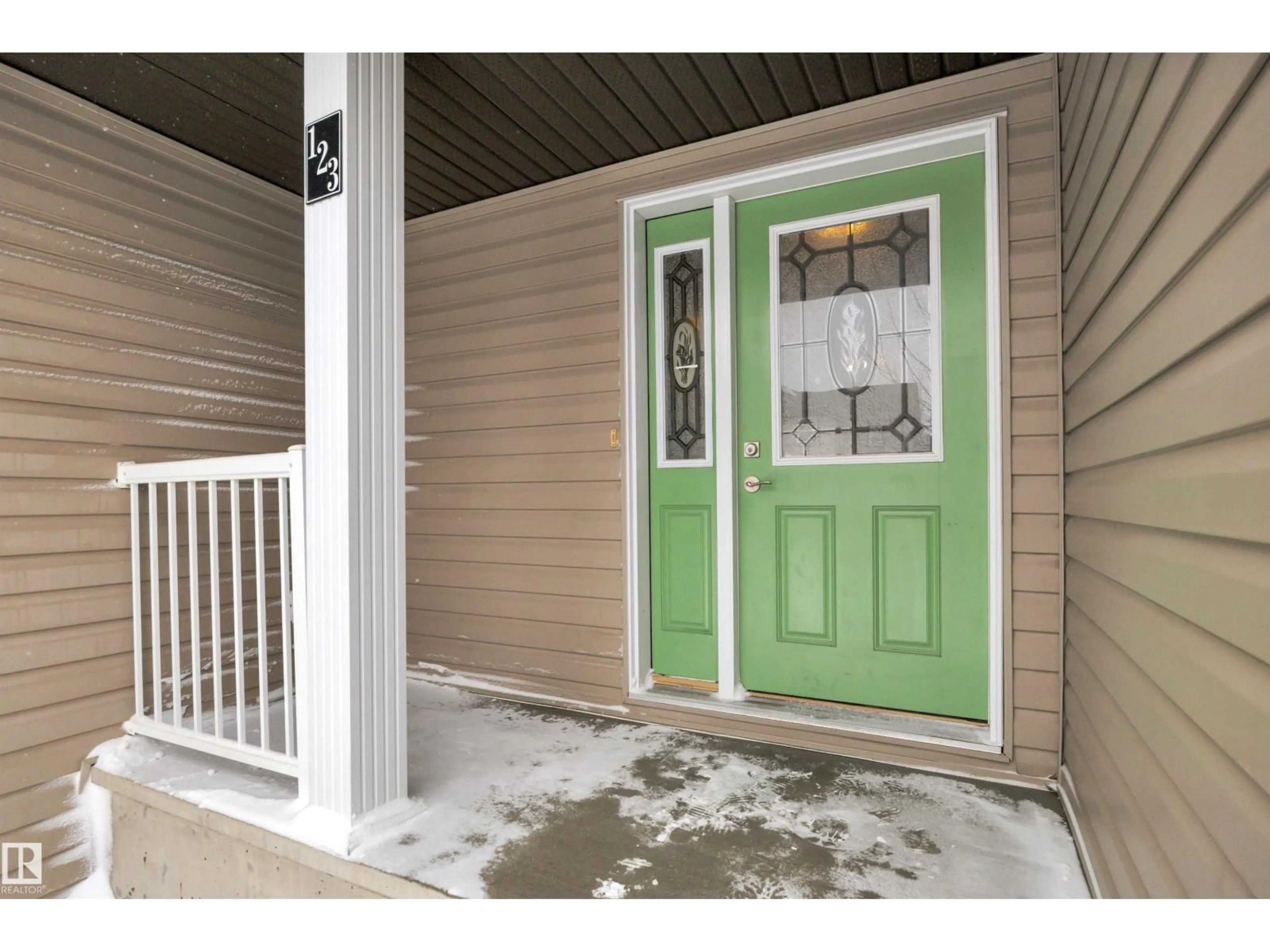 Indoor entryway for 123 89 RUE MONETTE, Beaumont Alberta T4X1T7