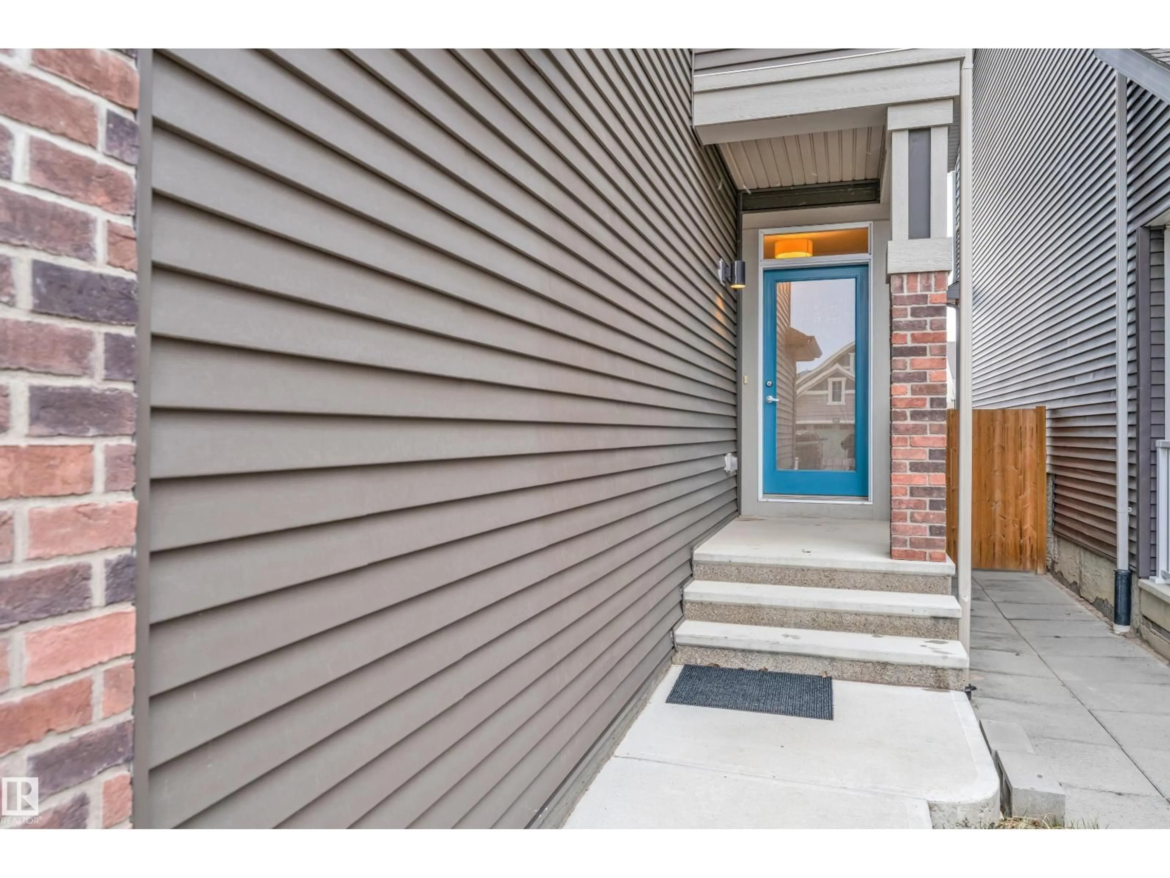 Indoor entryway for 3545 CHERRY LANDING LD, Edmonton Alberta T6X2B5