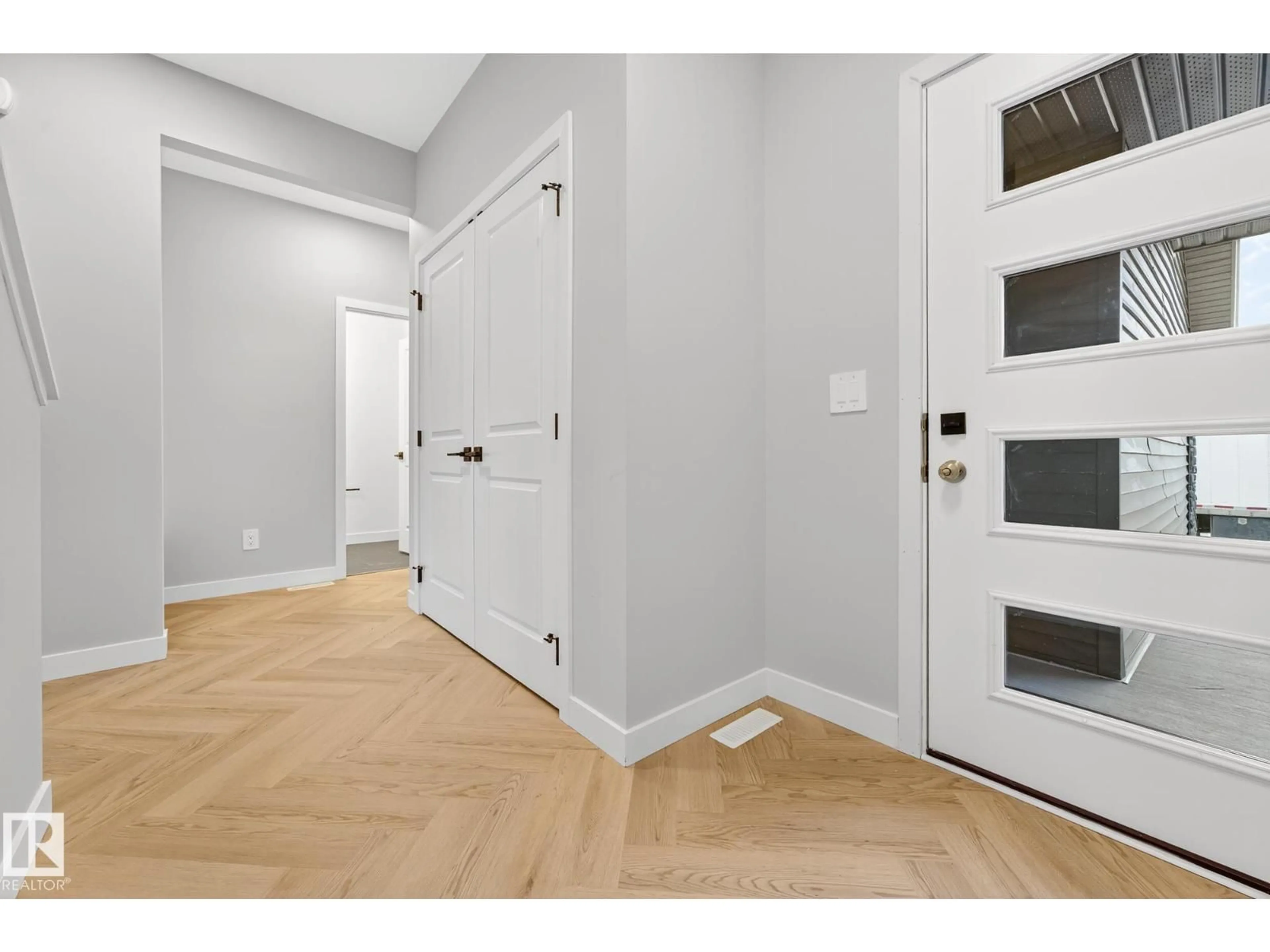 Indoor entryway for SW - 8245 KIRIAK LO, Edmonton Alberta T6W5S2