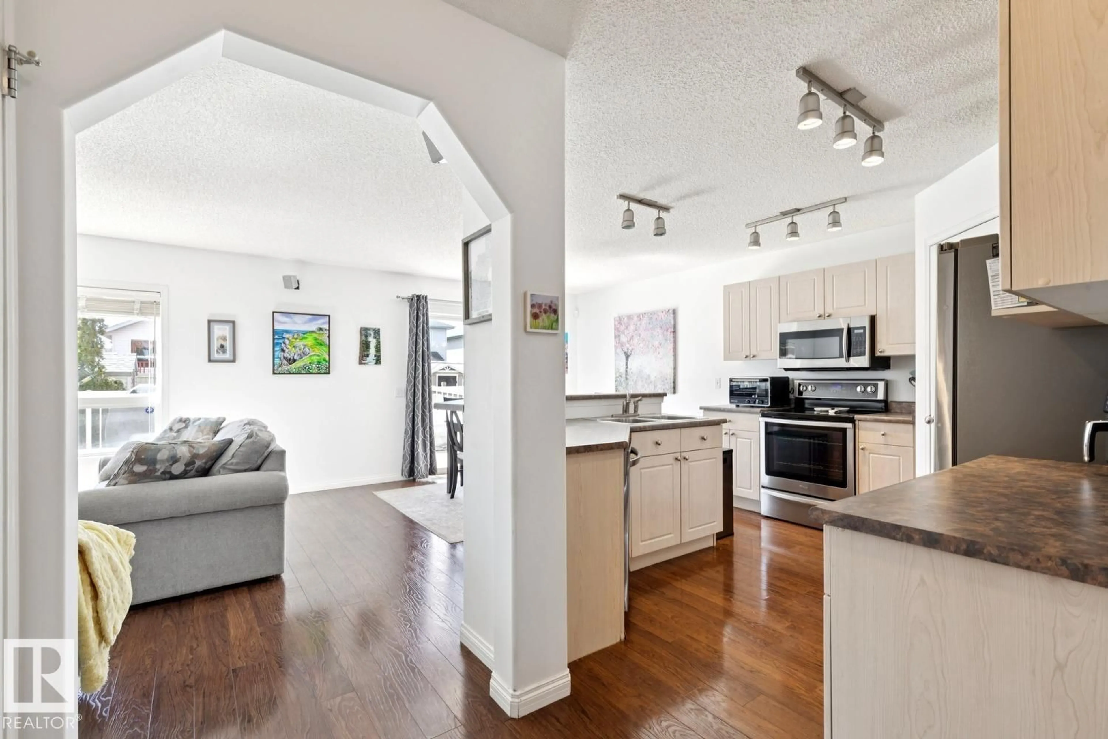 Open concept kitchen, unknown for 3219 30 AV, Edmonton Alberta T6T1T4