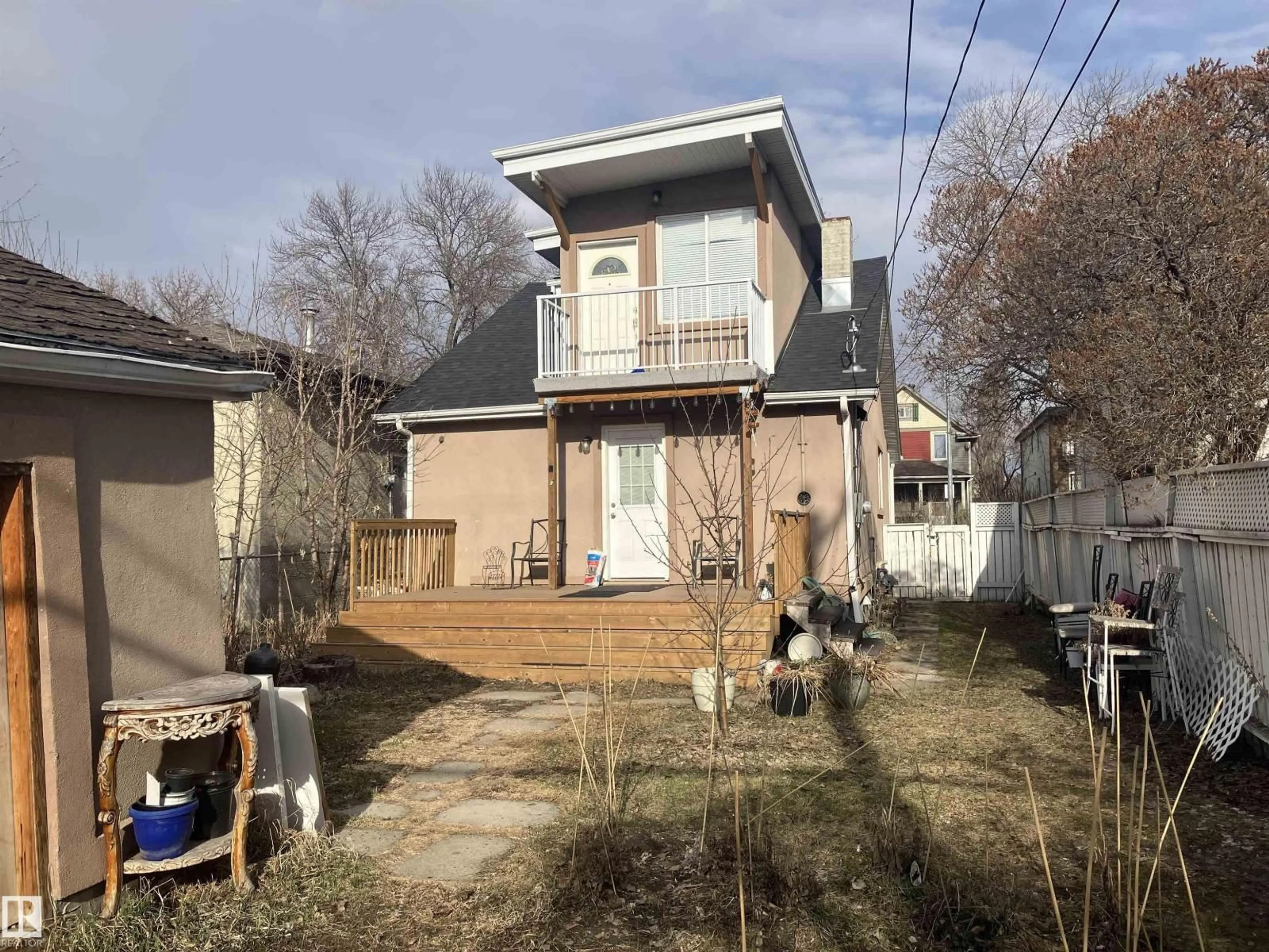 A pic from outside/outdoor area/front of a property/back of a property/a pic from drone, street for 11724 88 STREET, Edmonton Alberta T5B3R7