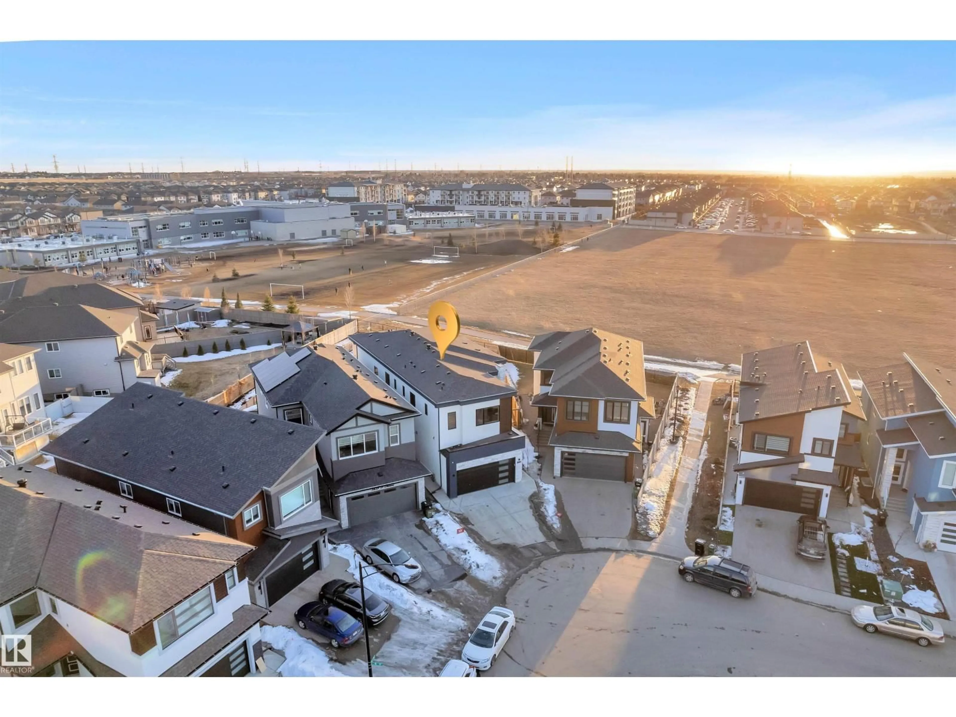A pic from outside/outdoor area/front of a property/back of a property/a pic from drone, mountain view for 1704 19 ST, Edmonton Alberta T6T2N1
