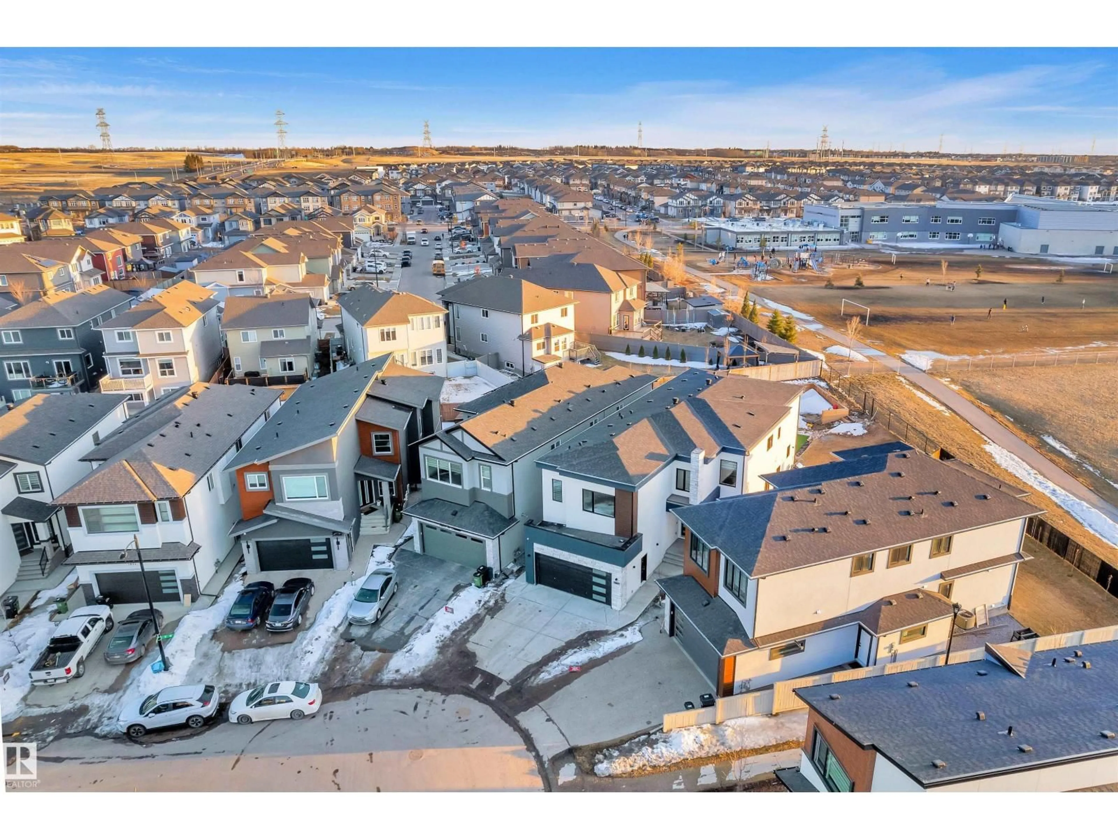 A pic from outside/outdoor area/front of a property/back of a property/a pic from drone, unknown for 1704 19 ST, Edmonton Alberta T6T2N1