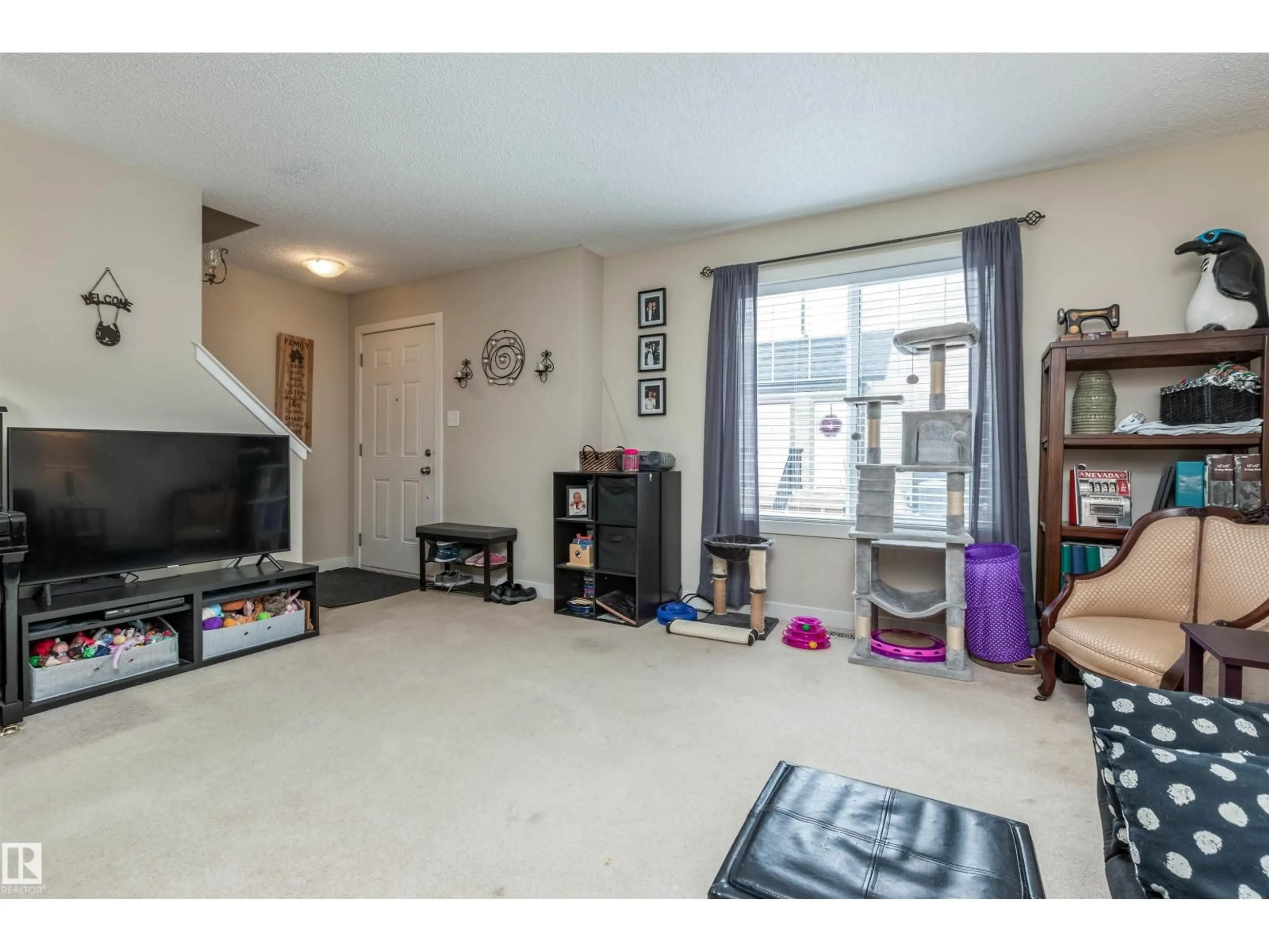 A pic of a room for 29 12004 22 AV SW, Edmonton Alberta T6W0T1