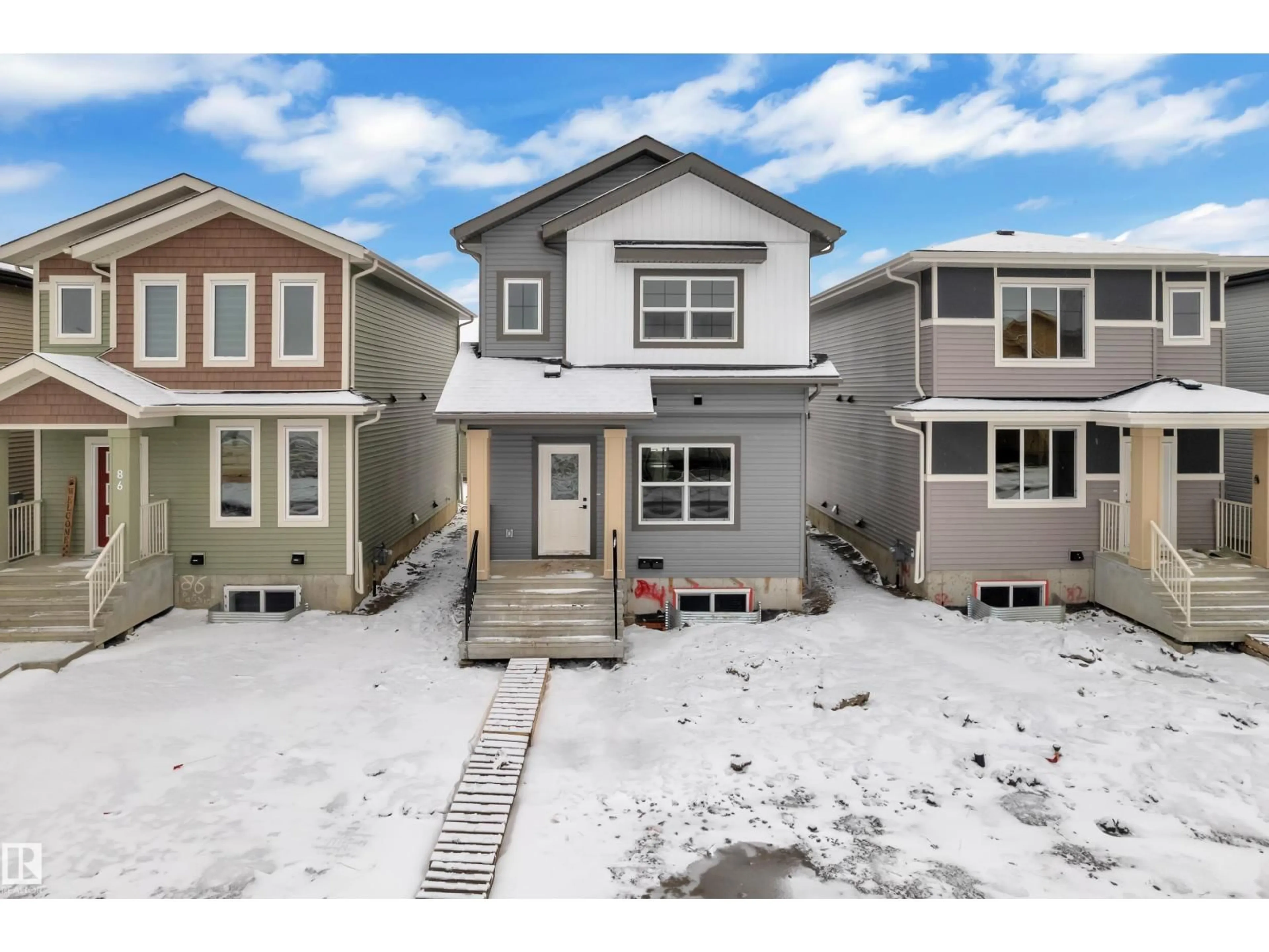 Home with vinyl exterior material, street for 84 PATRIOT WY, Spruce Grove Alberta T7X4E8