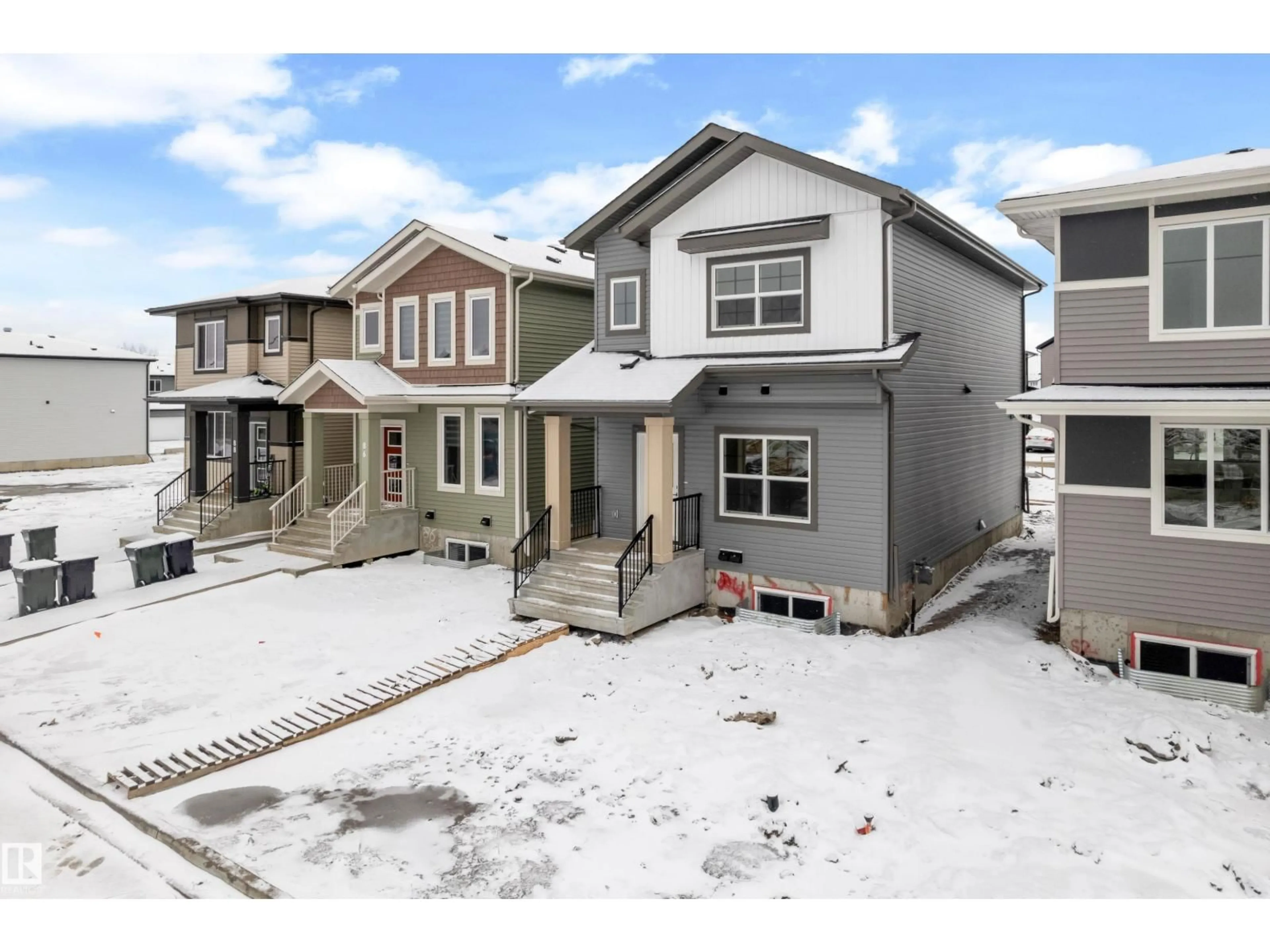 Home with vinyl exterior material, street for 84 PATRIOT WY, Spruce Grove Alberta T7X4E8