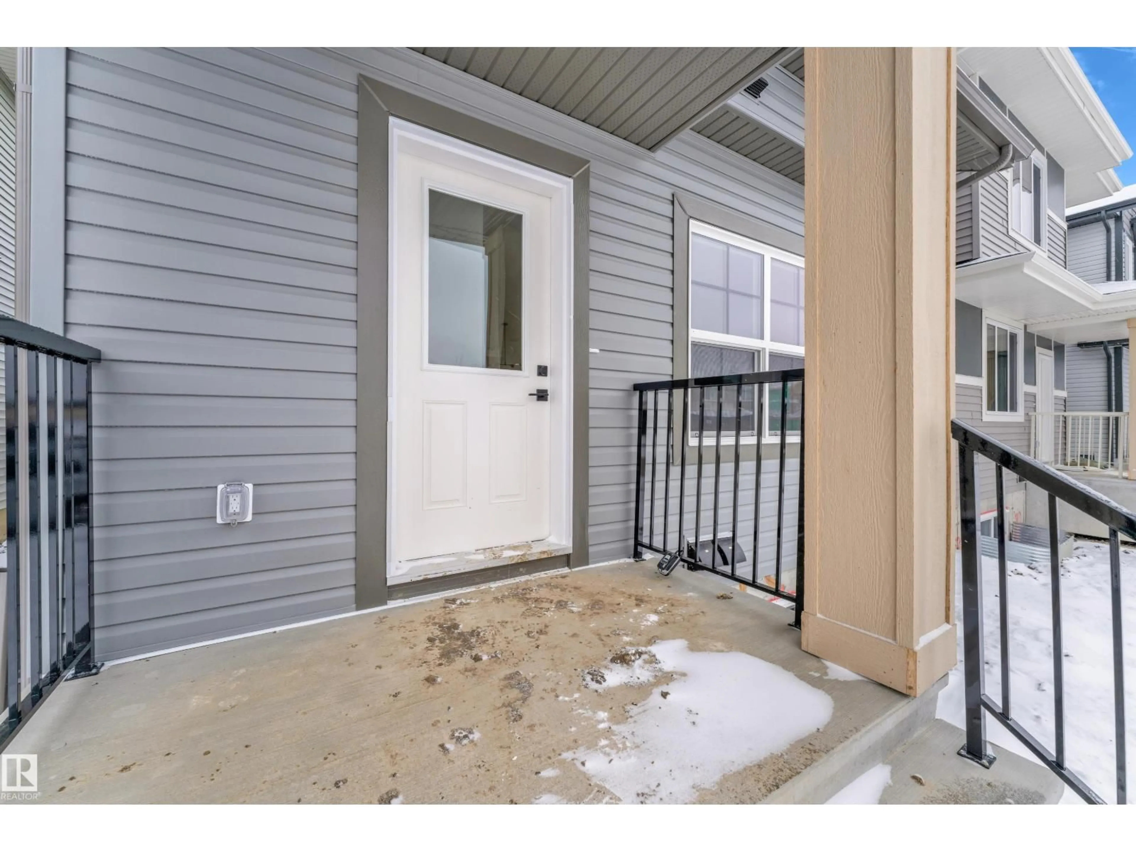 Indoor entryway for 84 PATRIOT WY, Spruce Grove Alberta T7X4E8