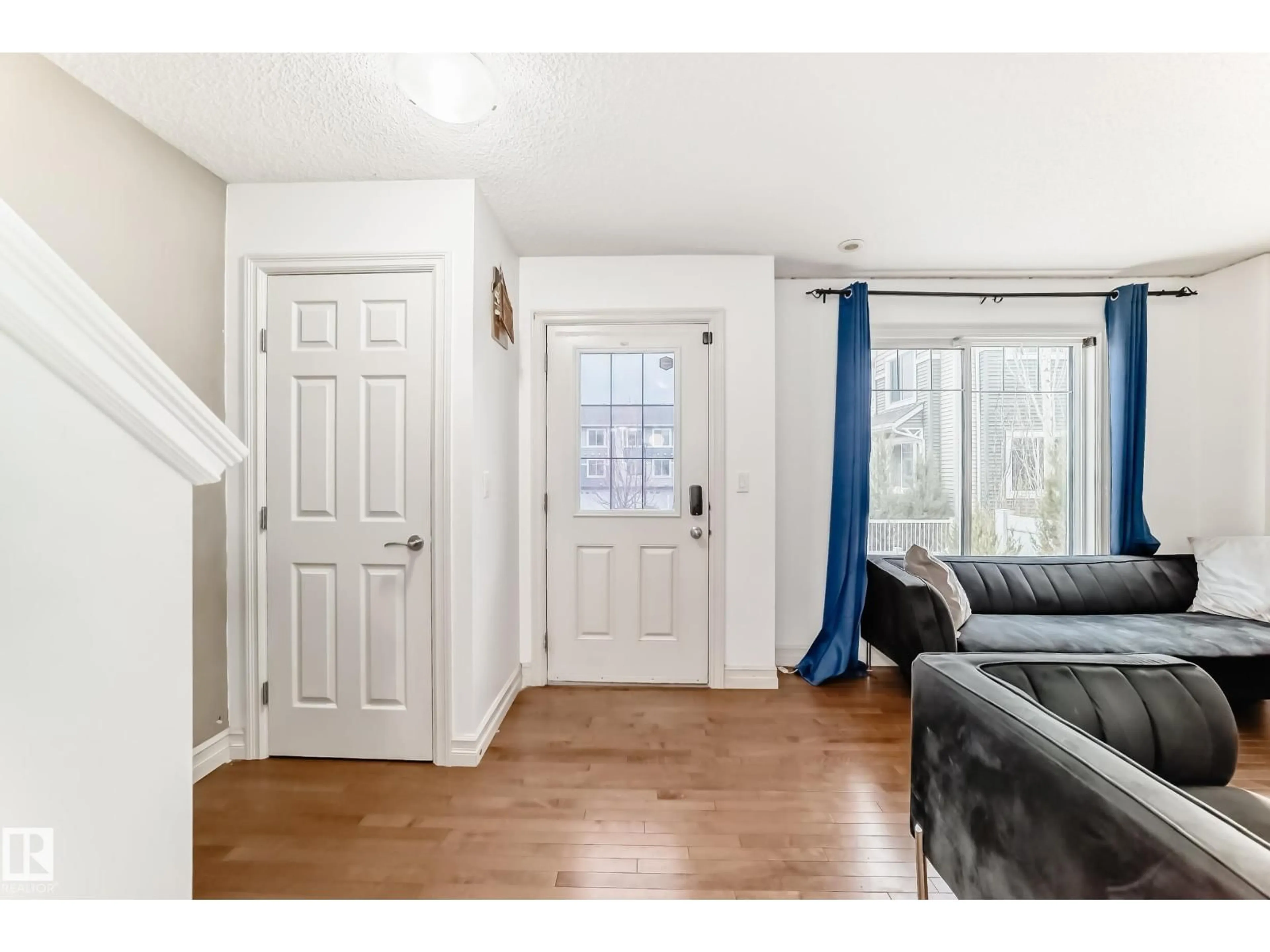 Indoor entryway for 69 3625 144 AV NW, Edmonton Alberta T5Y0T3