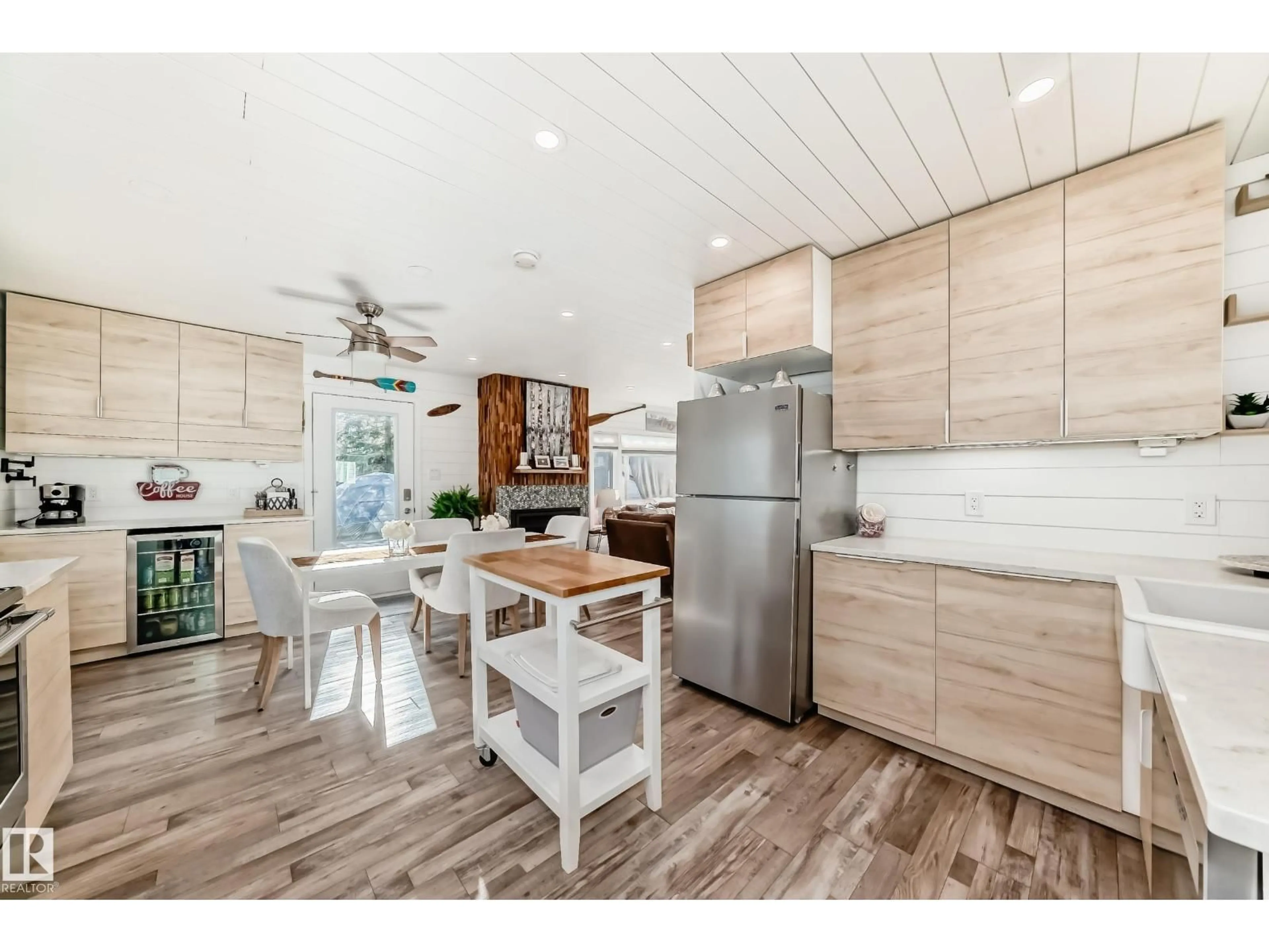 Open concept kitchen, wood/laminate floor for 6108 WILLOW WY, Rural Lac Ste. Anne County Alberta T0E1V0