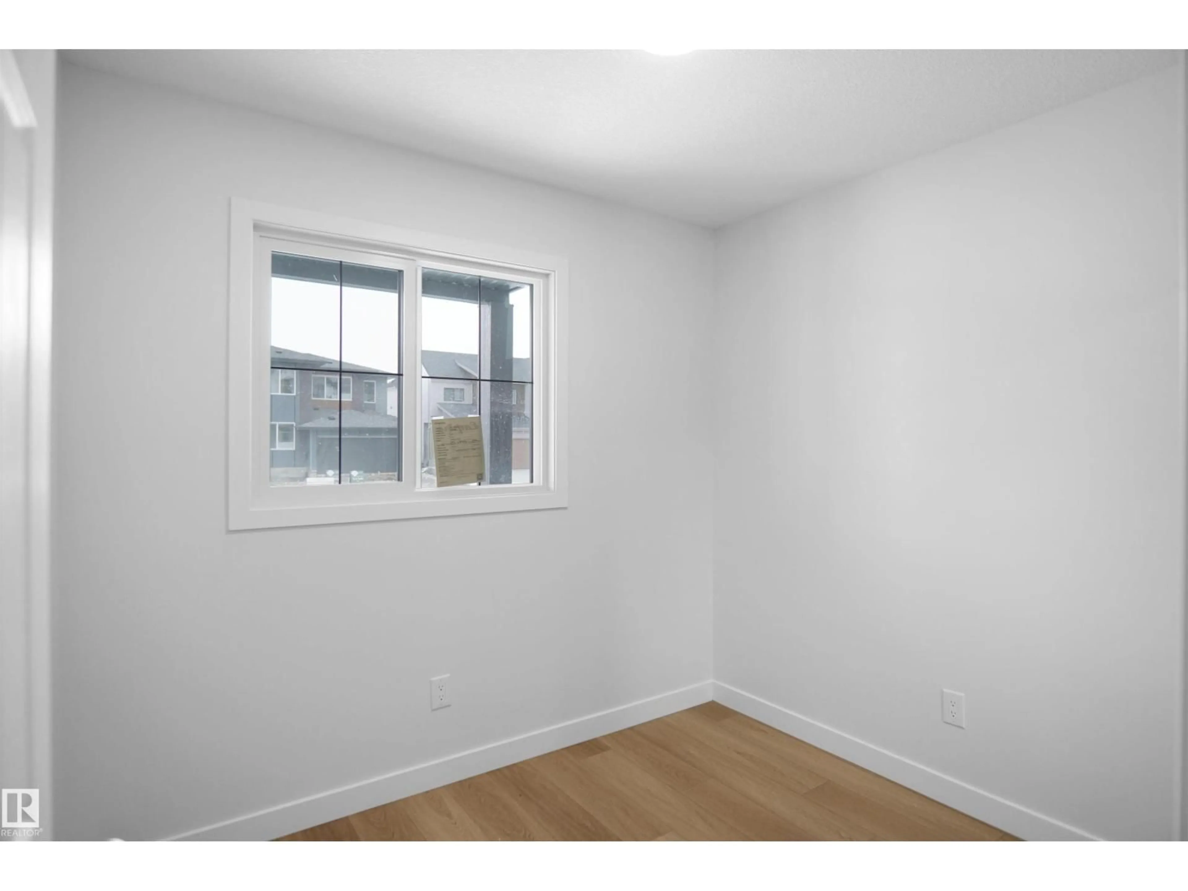 Unknown for NE - 639 176 AV, Edmonton Alberta T5Y4G1