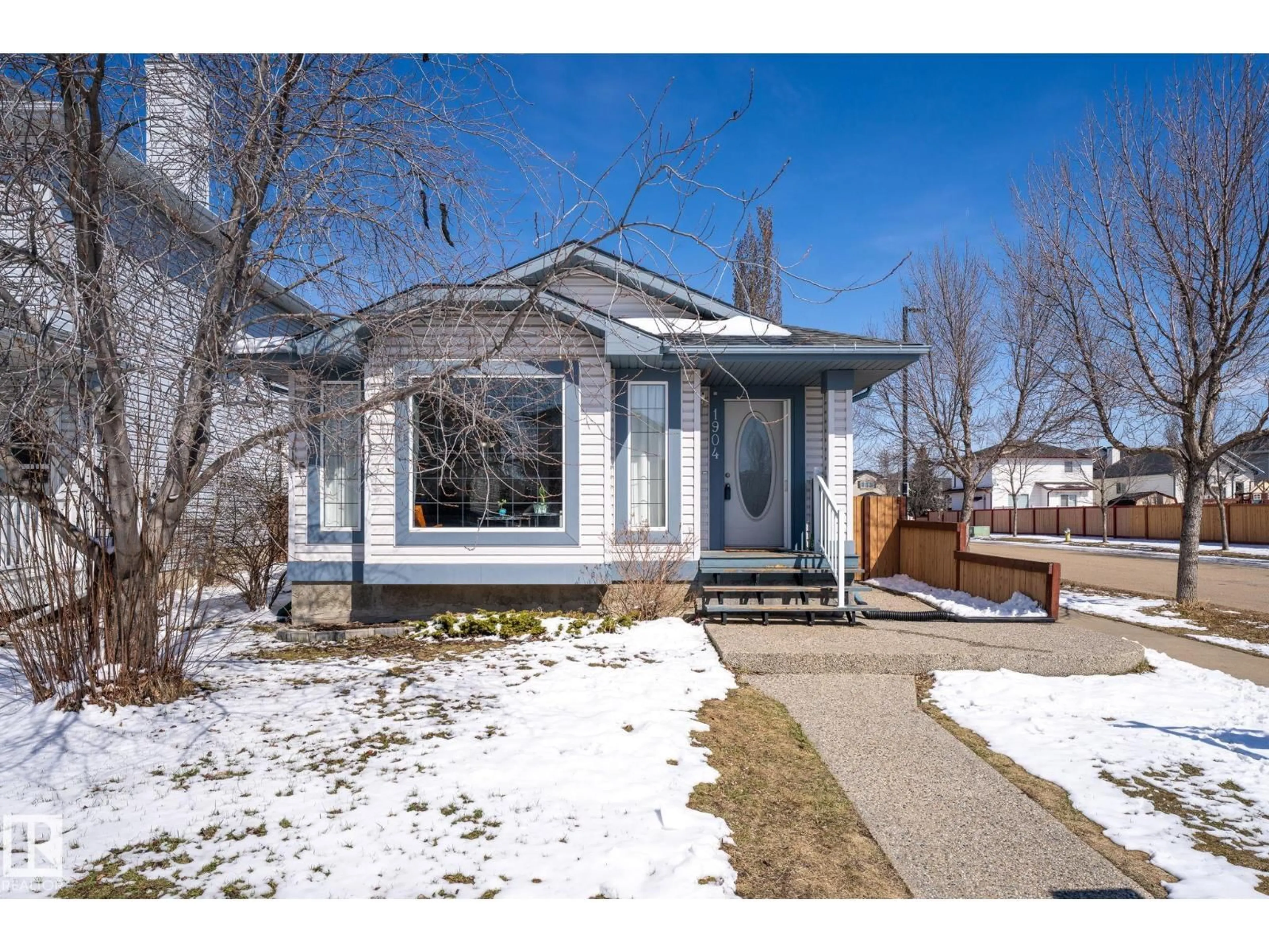 Unknown for 1904 36 AV, Edmonton Alberta T6T1S9