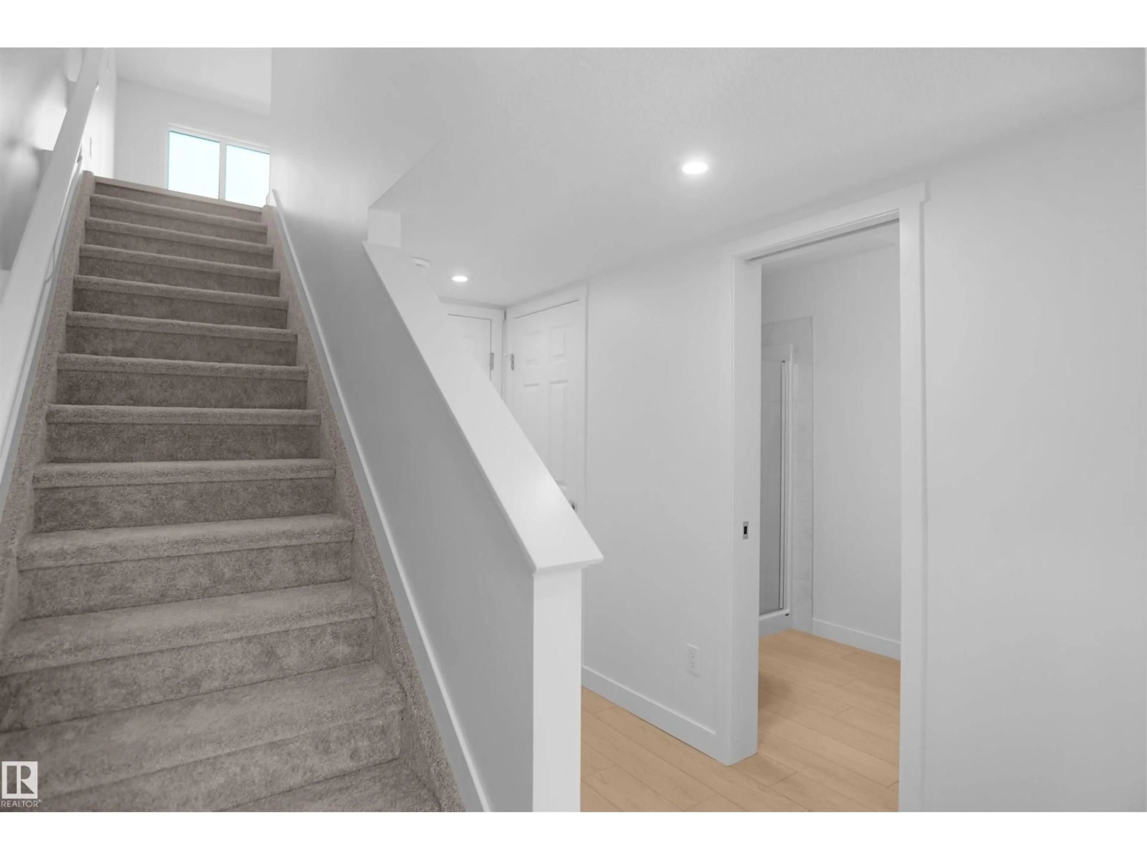 Unknown for NE - 651 176 AV, Edmonton Alberta T5Y4G1