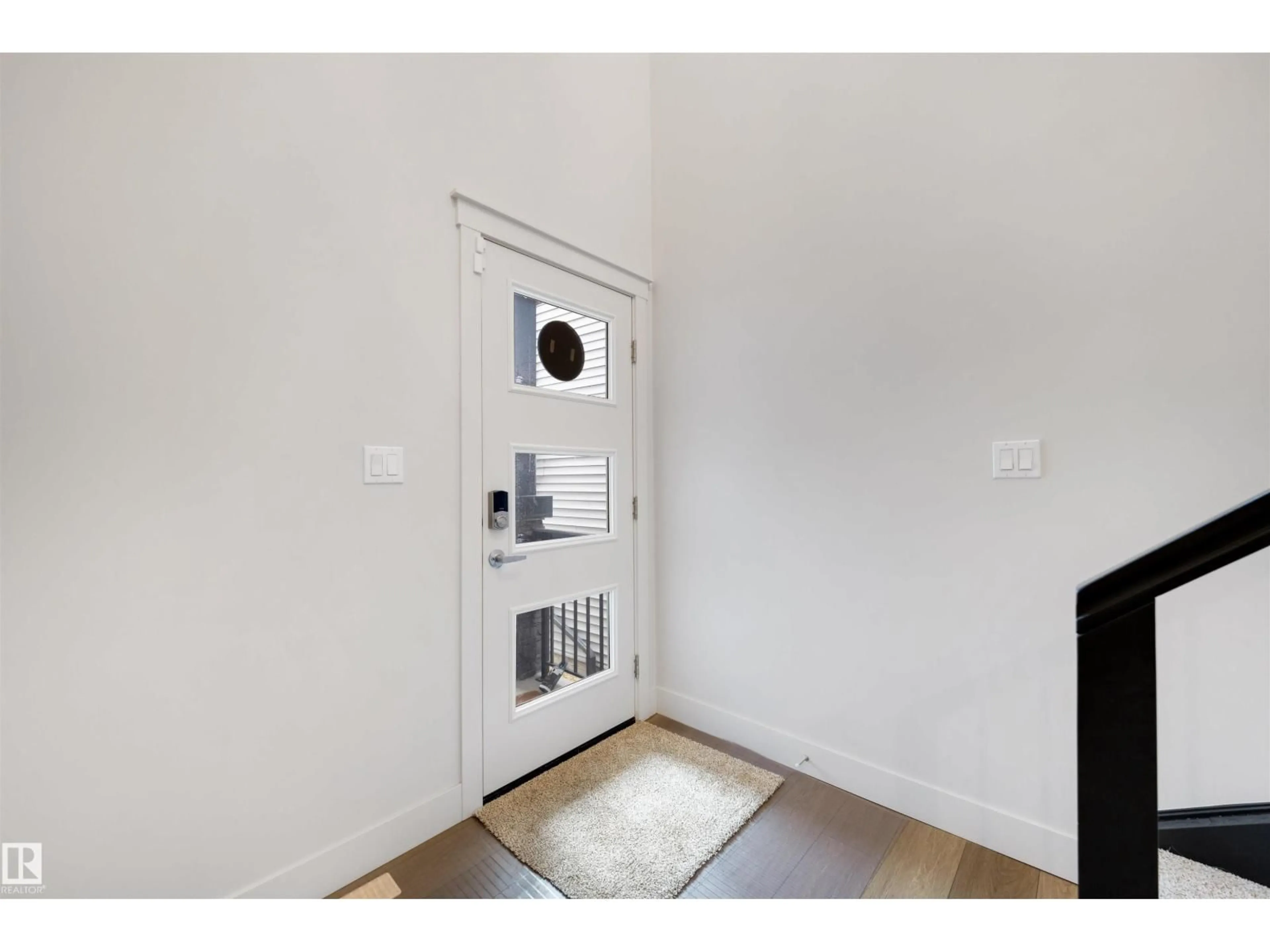 Indoor entryway for 3193 CHECKNITA WY, Edmonton Alberta T6W4W7