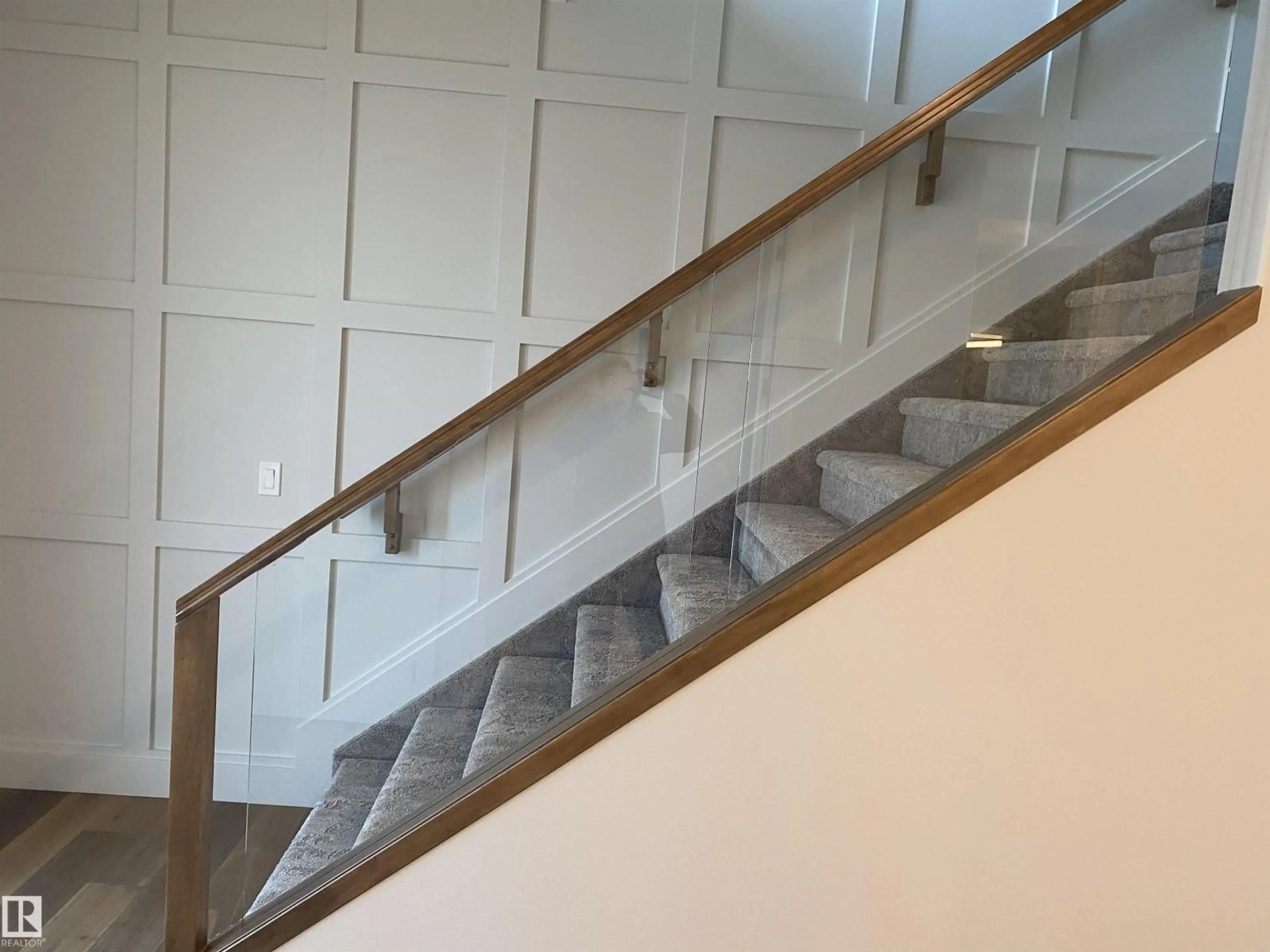 Stairs for 9515 75 AV, Edmonton Alberta T6E1H5