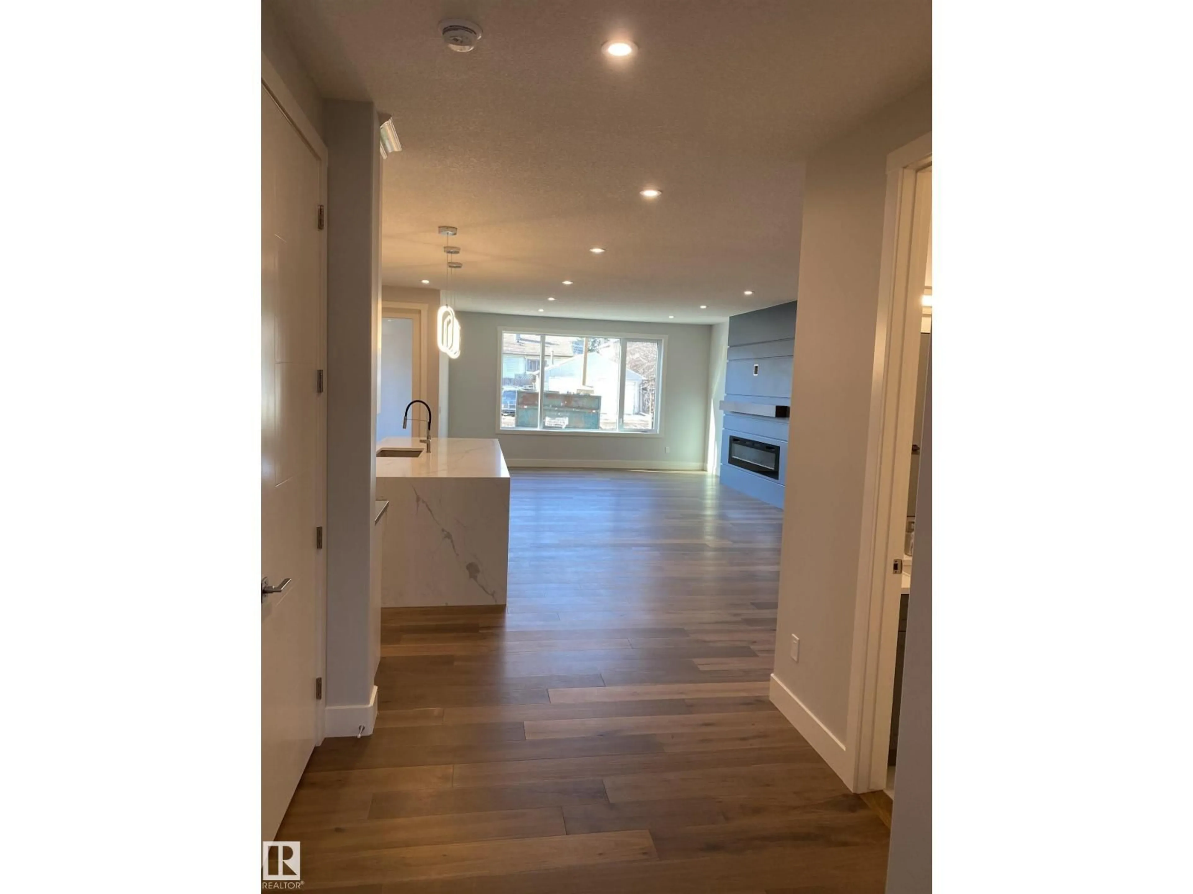 A pic of a room for 9515 75 AV, Edmonton Alberta T6E1H5