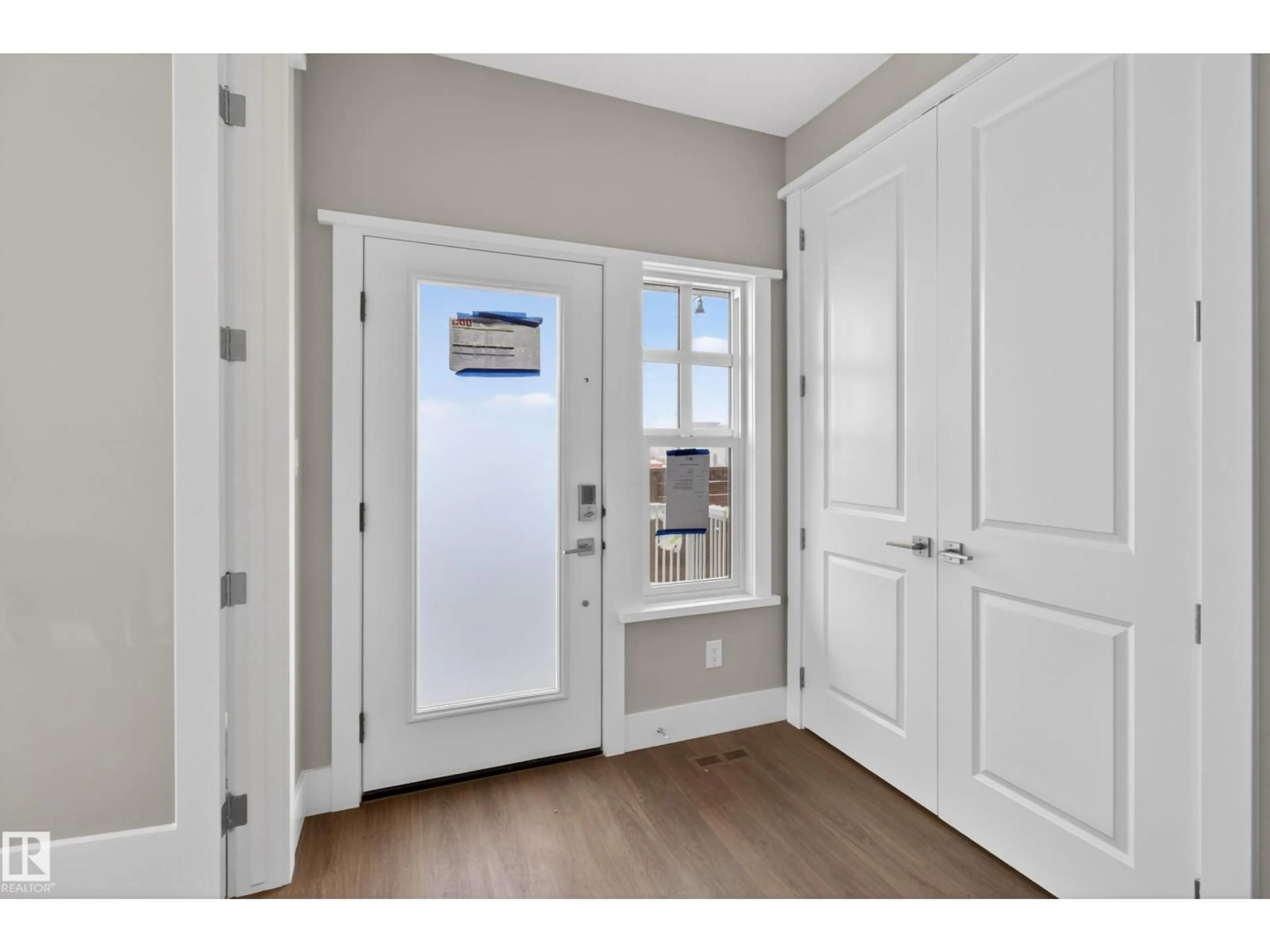 Indoor entryway for 13 120 HILLSHIRE BV, Sherwood Park Alberta T8B0C9