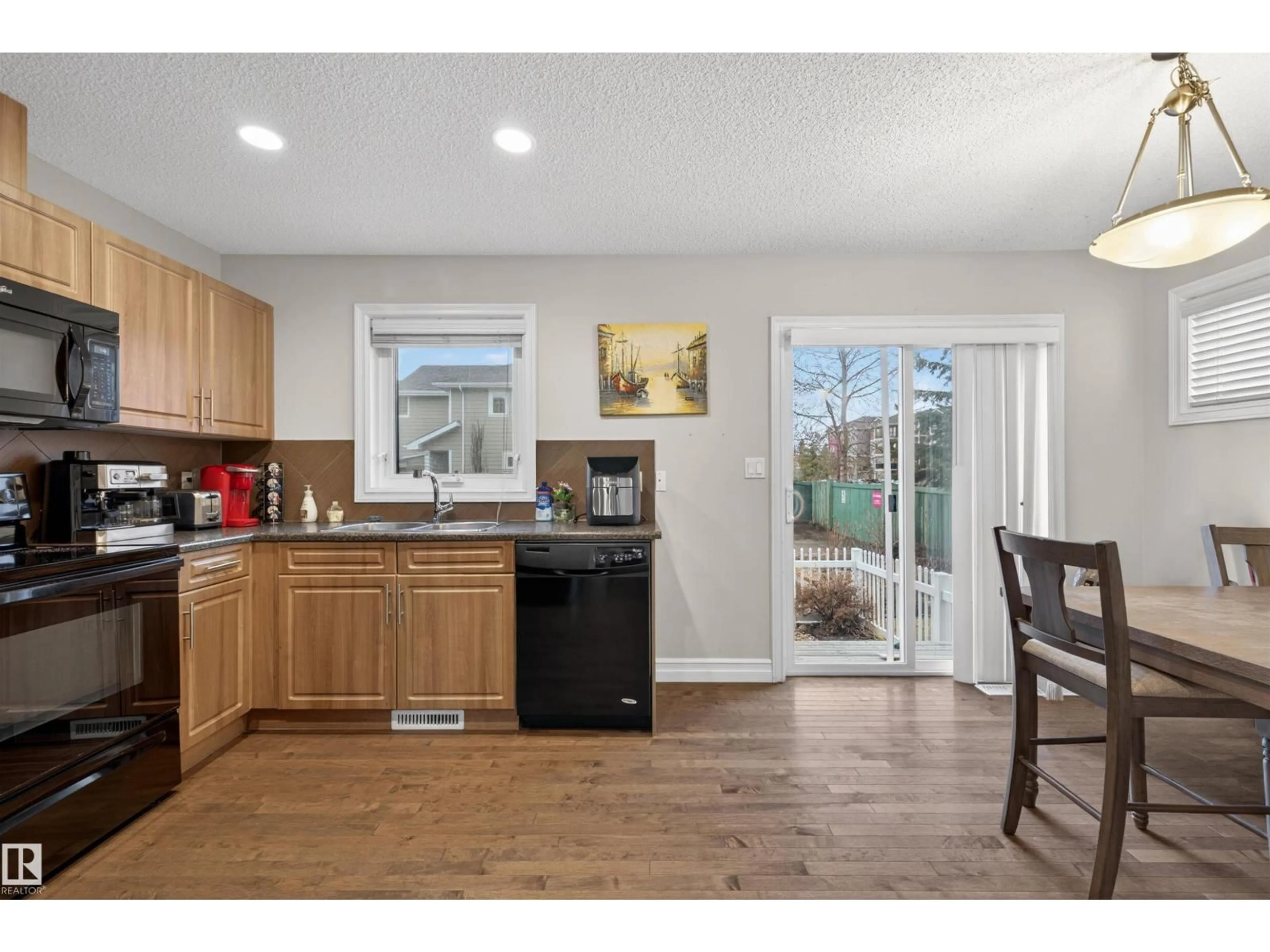 Open concept kitchen, unknown for 219 - 105 CHARLOTTE WY, Sherwood Park Alberta T8H0T3
