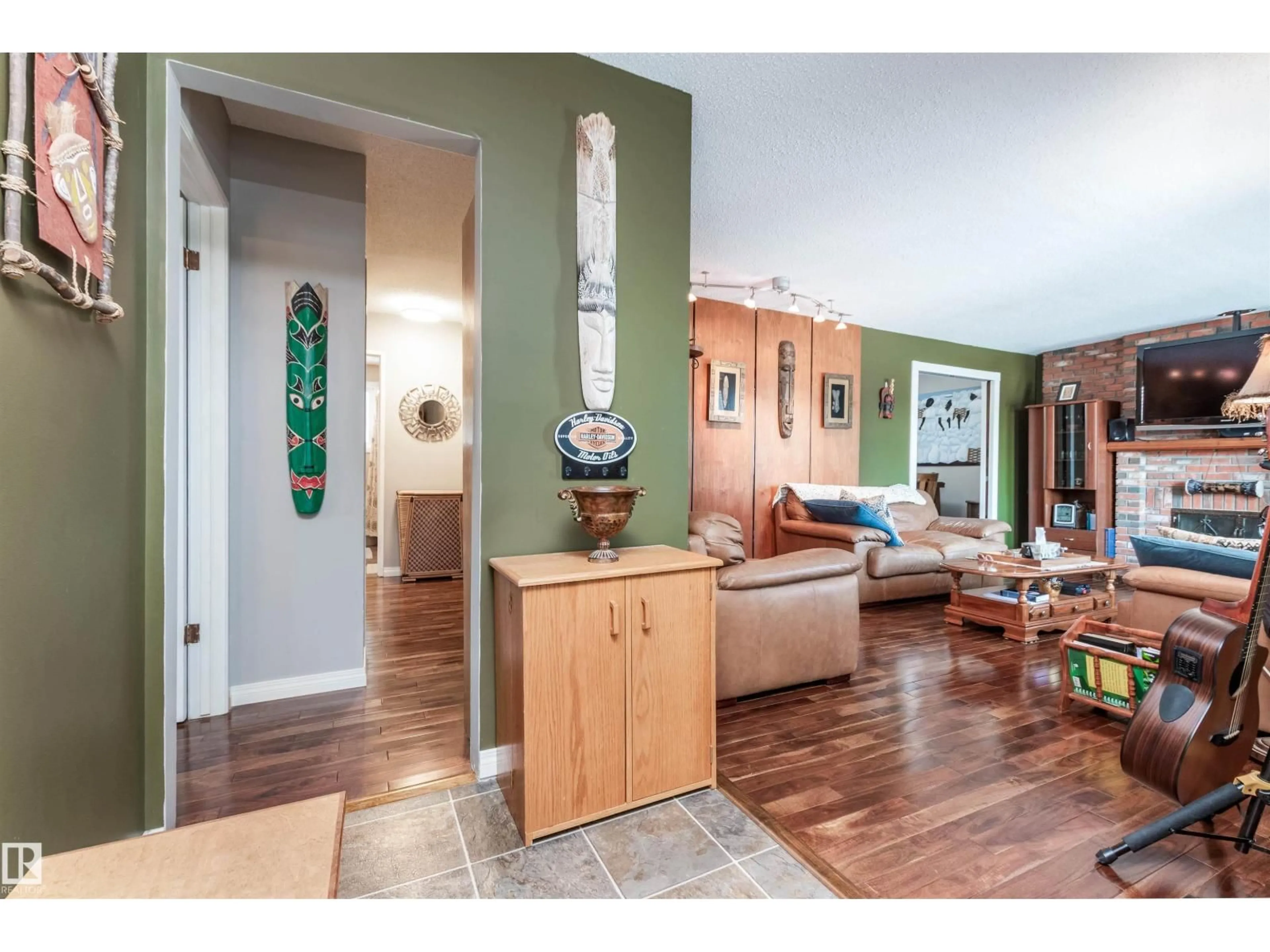 Indoor entryway for 17 GLENGARRY CR, Sherwood Park Alberta T8A3A1