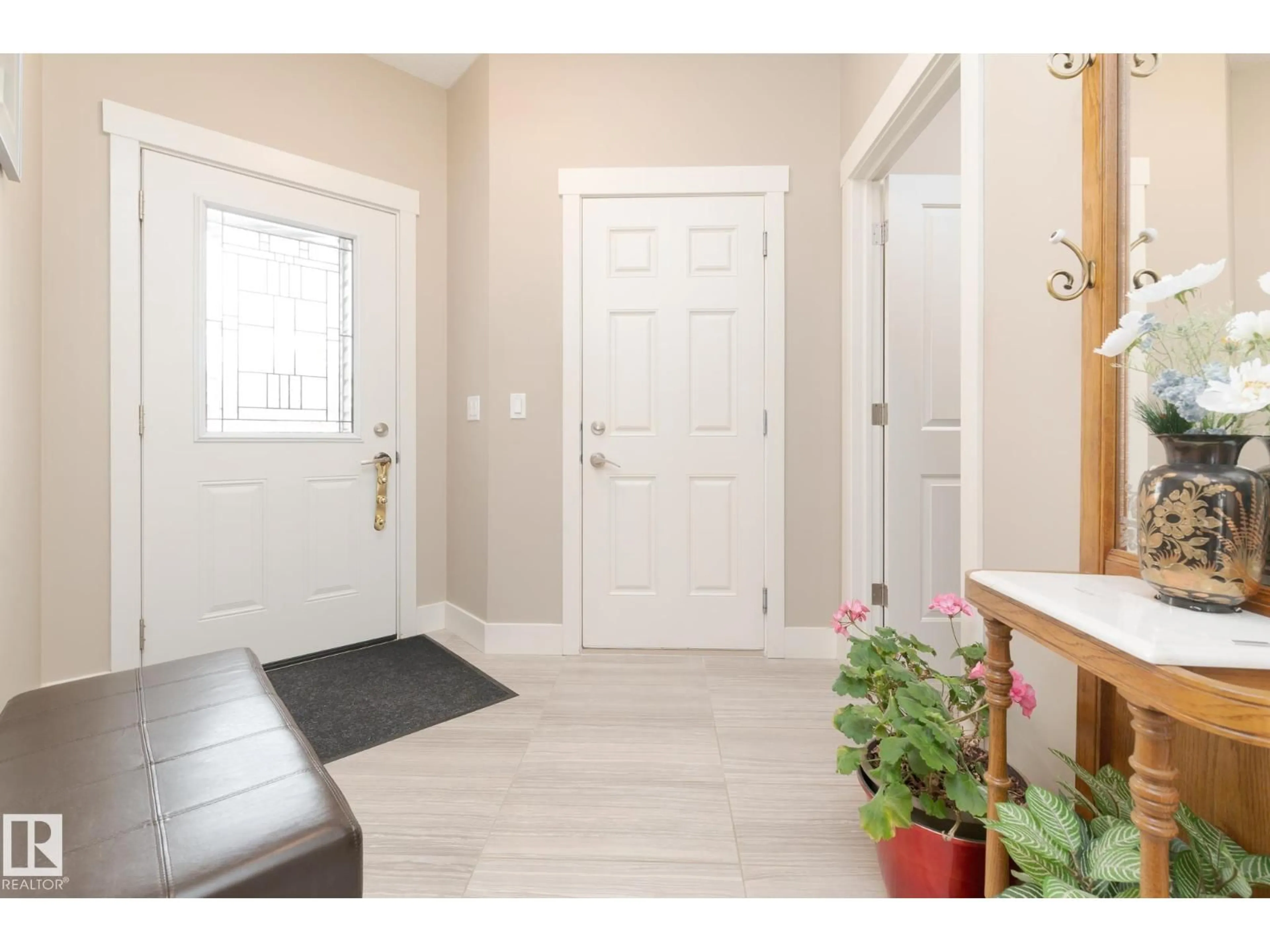 Indoor entryway for 207 HEATHERGLEN DR, Spruce Grove Alberta T7X0R6
