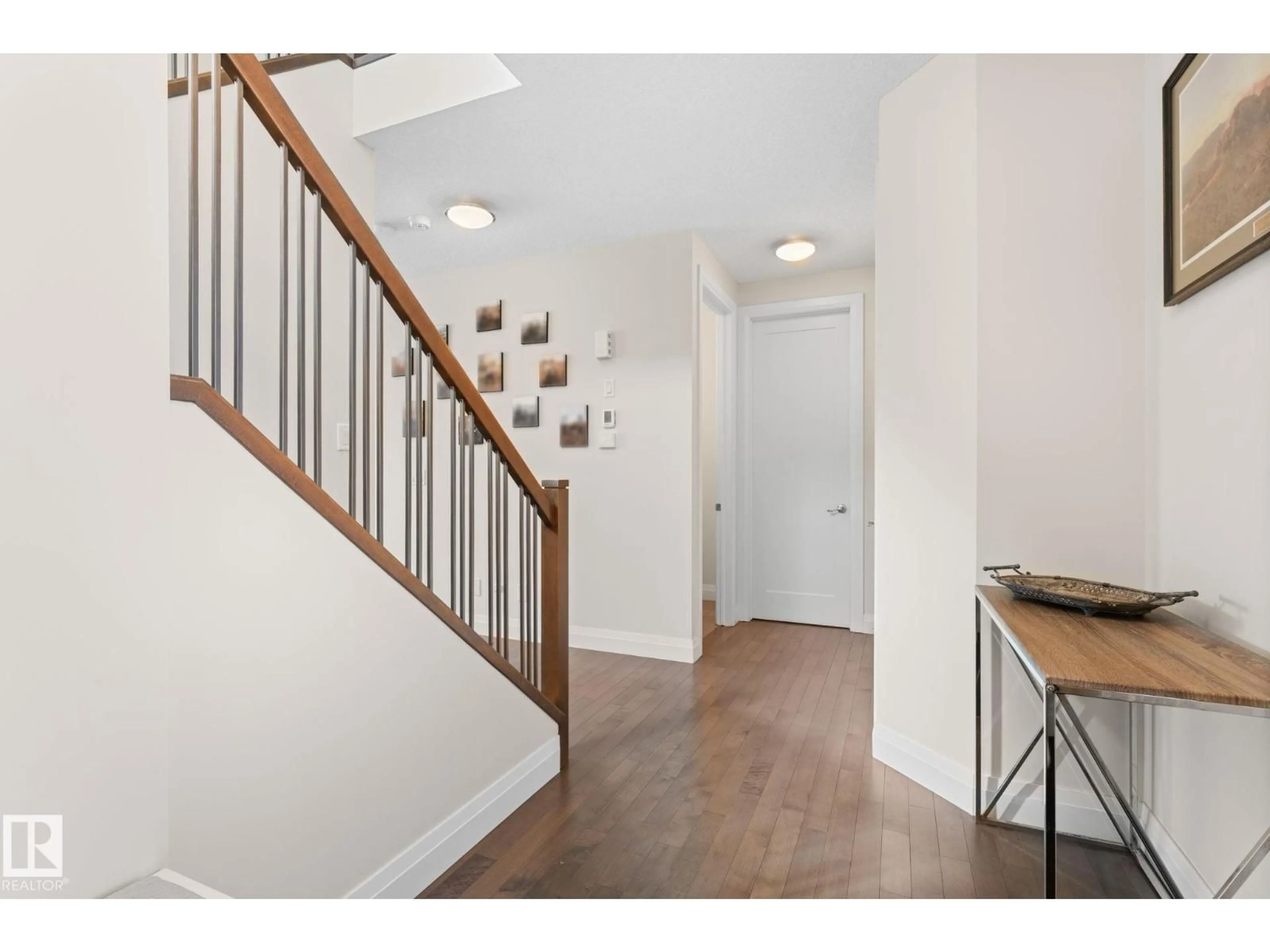 Indoor entryway for 8 SPRING, Spruce Grove Alberta T7X0L5