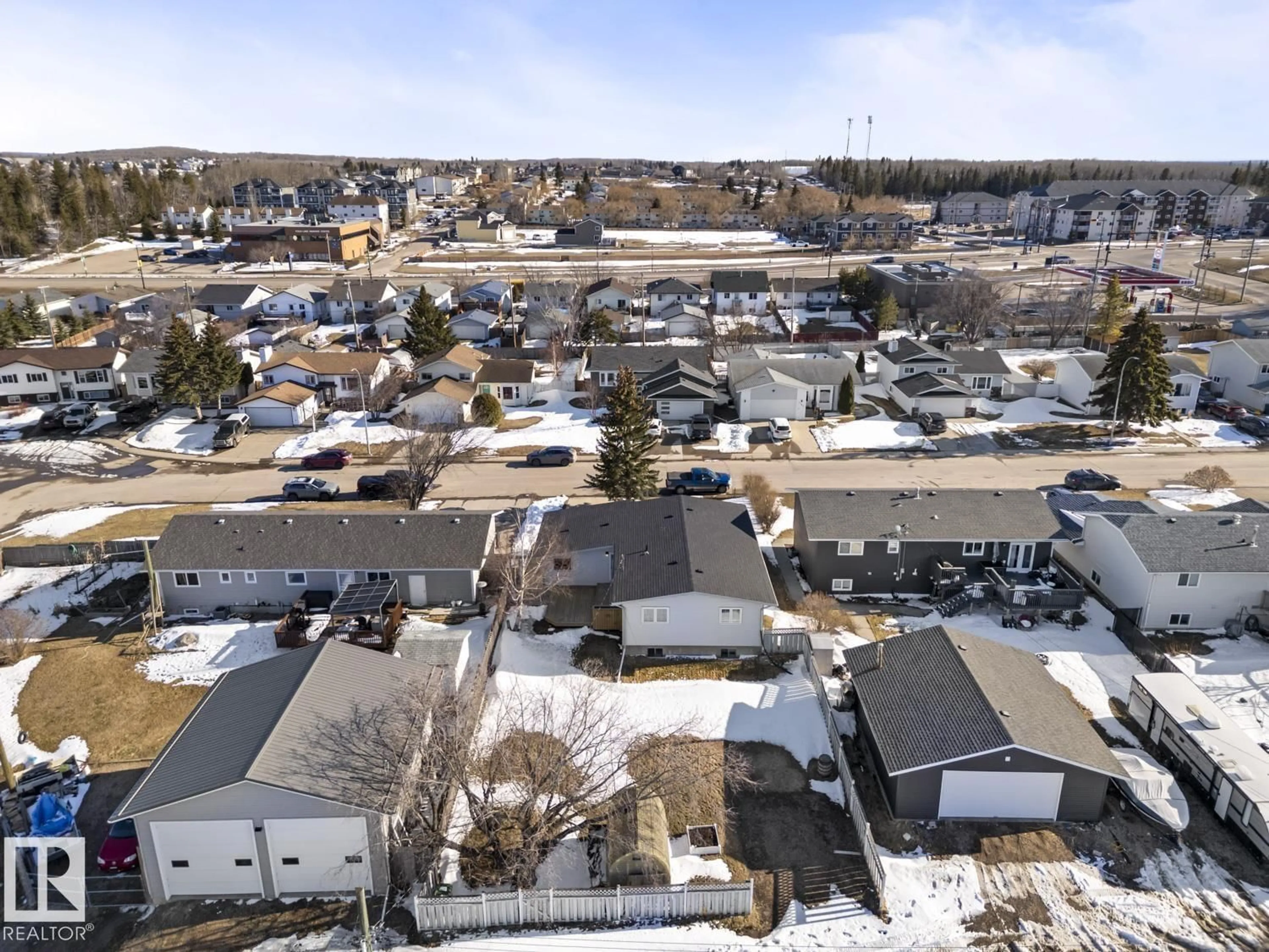 A pic from outside/outdoor area/front of a property/back of a property/a pic from drone, street for 1404 7 AV, Cold Lake Alberta T9M1B4