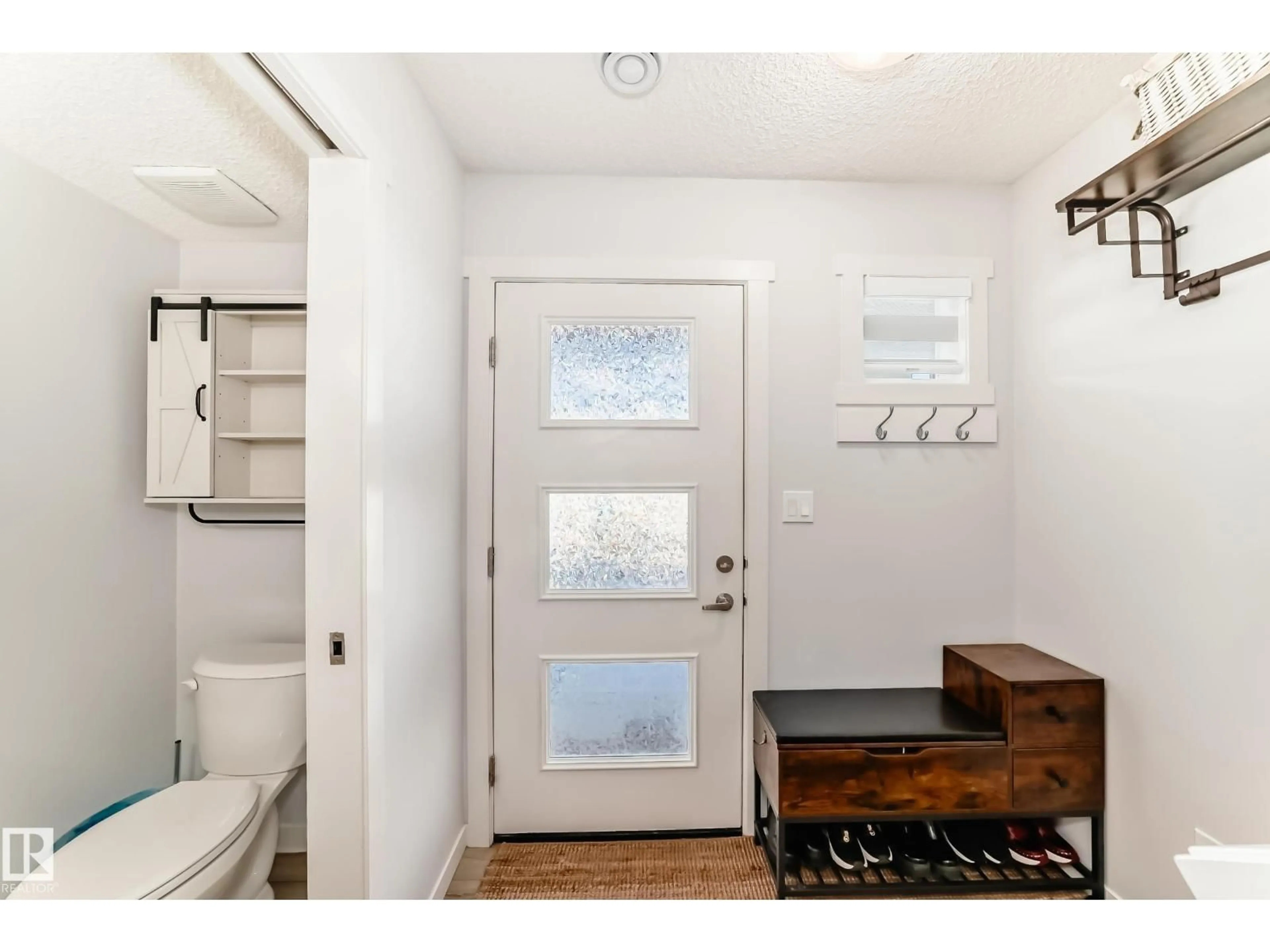 Indoor entryway for #33 - 1203 163 ST, Edmonton Alberta T6X3X1