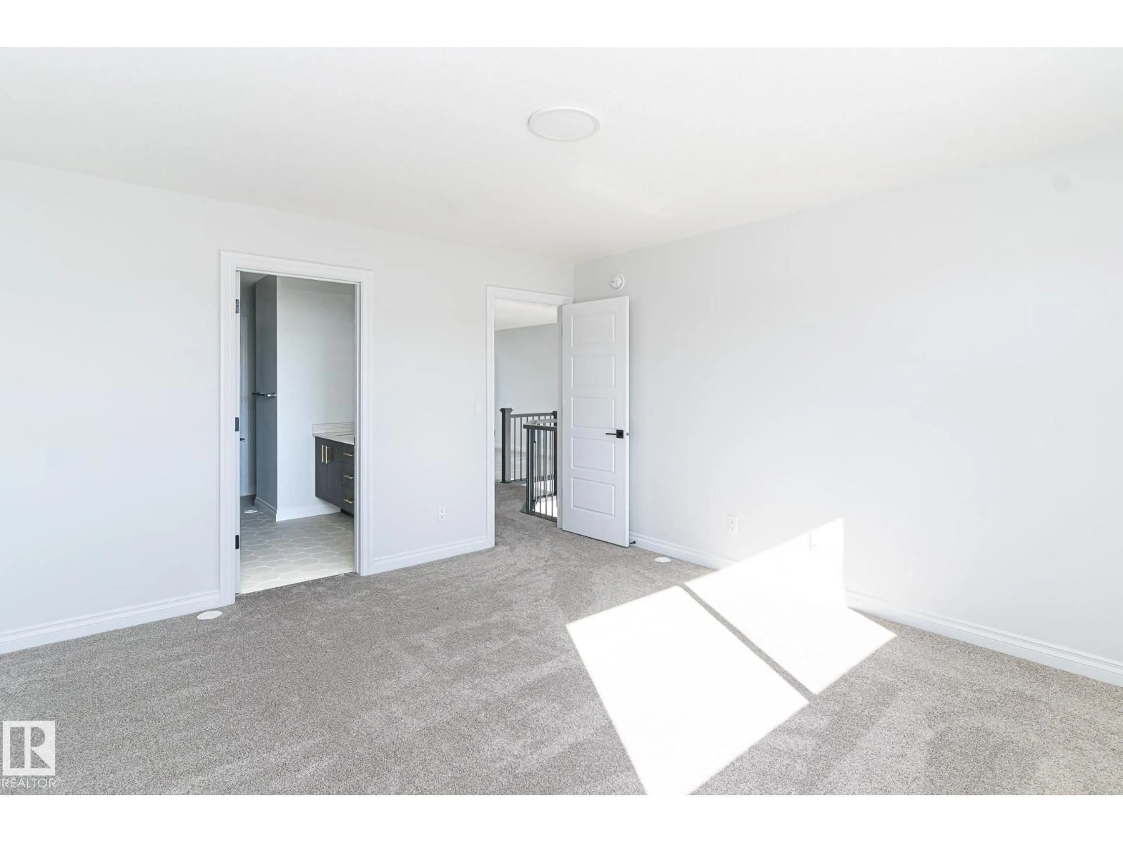 A pic of a room for NW - 911 18 AV, Edmonton Alberta T6T2X3