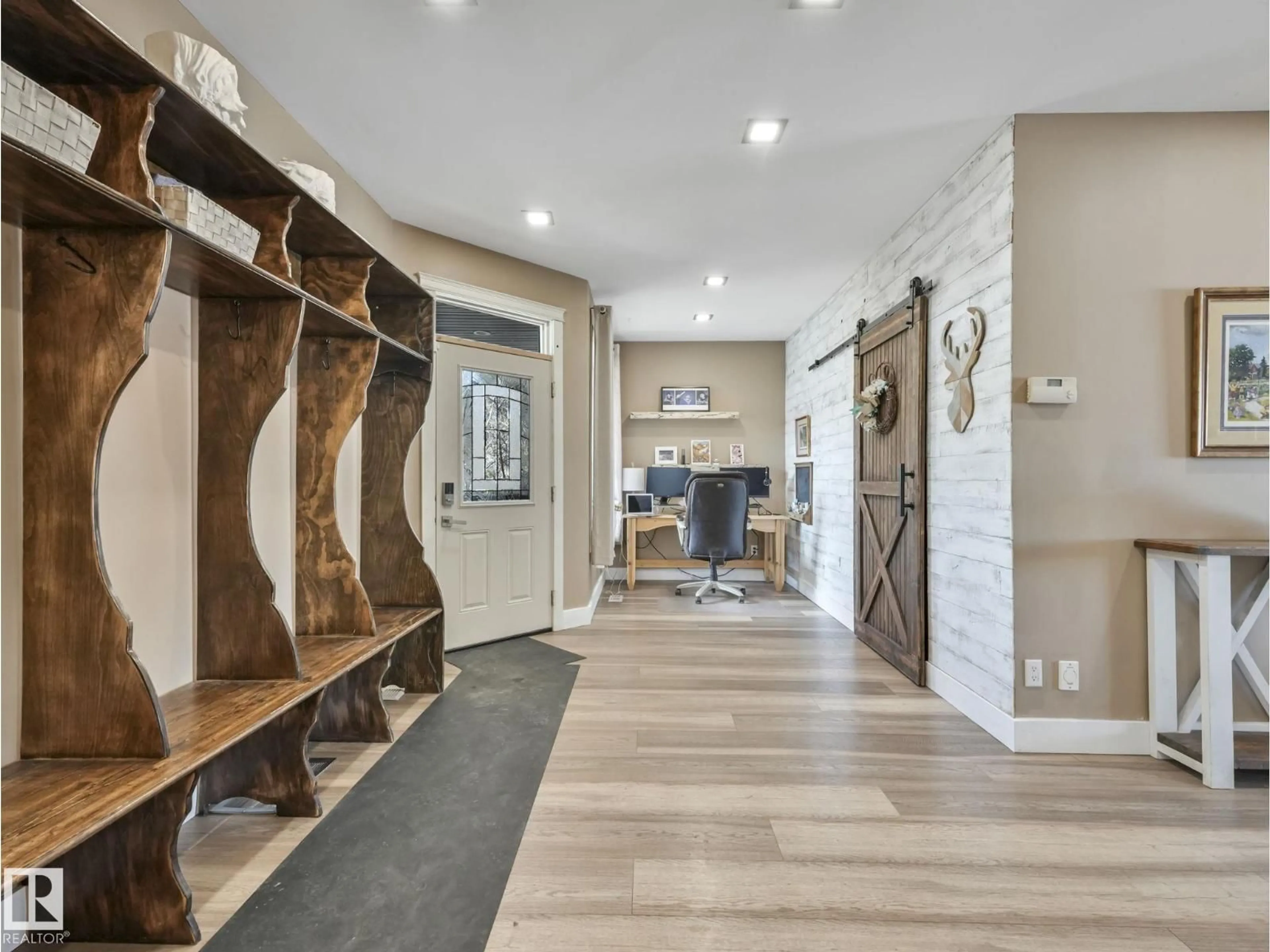 Indoor entryway for 6210 53 AV, Beaumont Alberta T4X1V4