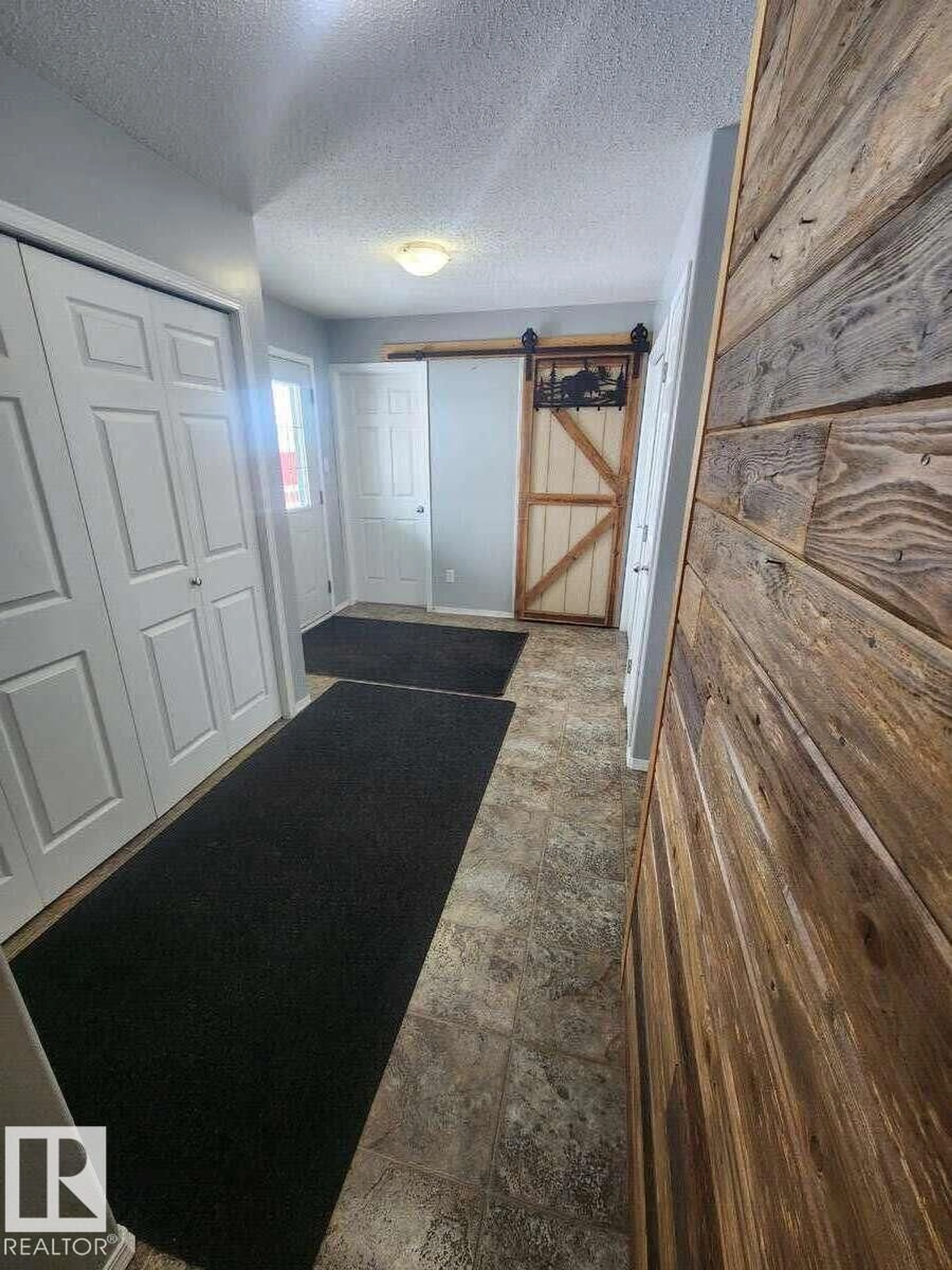 Indoor entryway for 10315 TWP ROAD 612, Rural St. Paul County Alberta T0A2K0