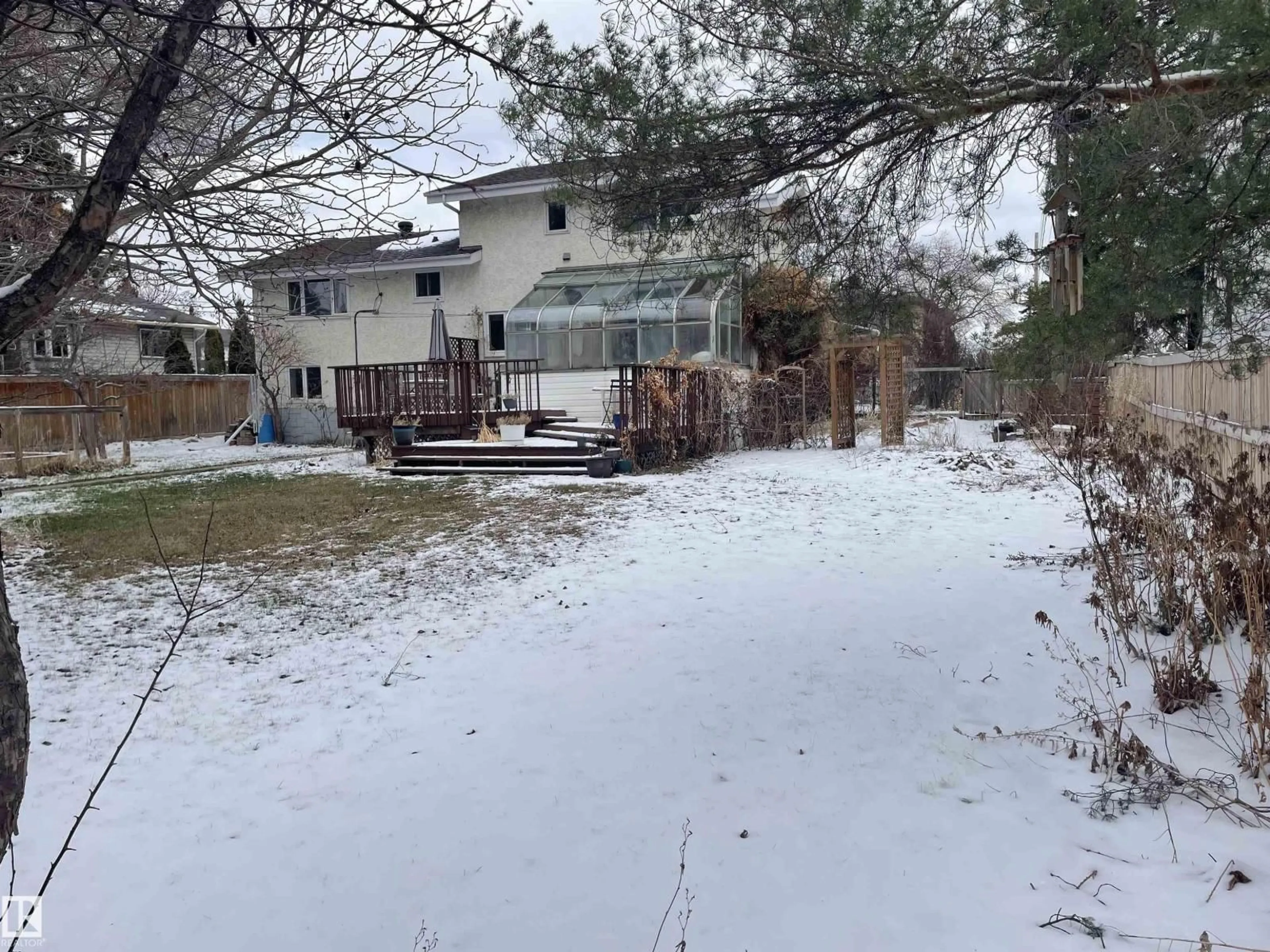 A pic from outside/outdoor area/front of a property/back of a property/a pic from drone, unknown for 8812 146 ST NW, Edmonton Alberta T5R0V6