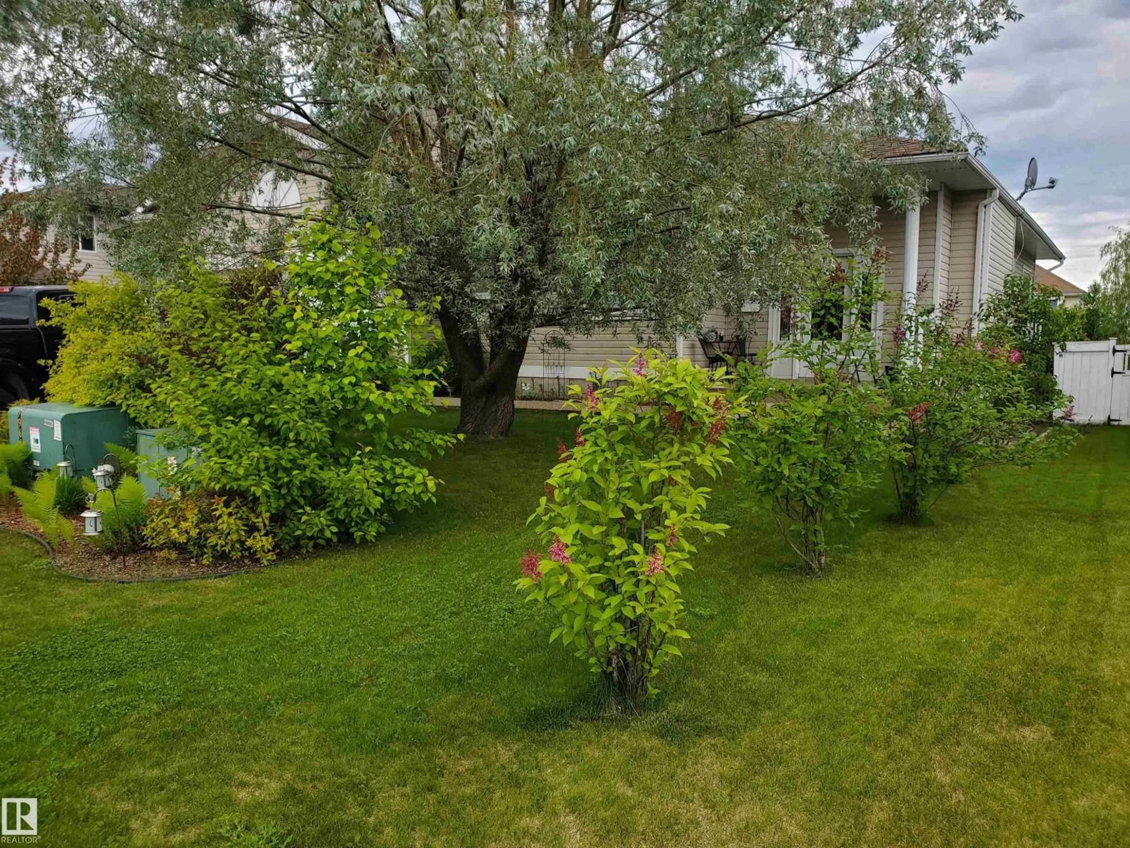Patio, forest/trees view for 609 26 STREET ST, Cold Lake Alberta T9M1M6