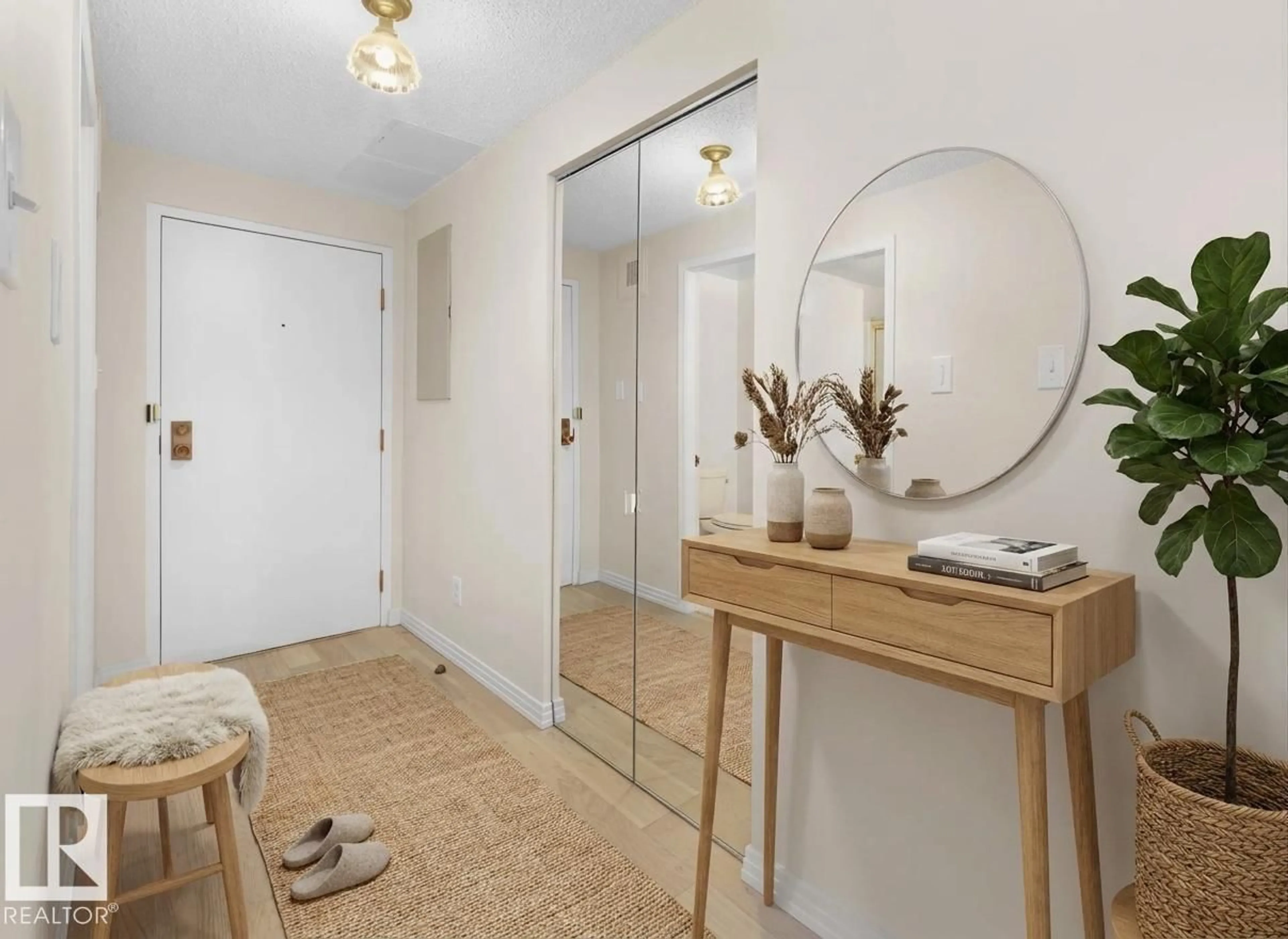 Indoor entryway for 201 - 11826 100 AV, Edmonton Alberta T5K0K3